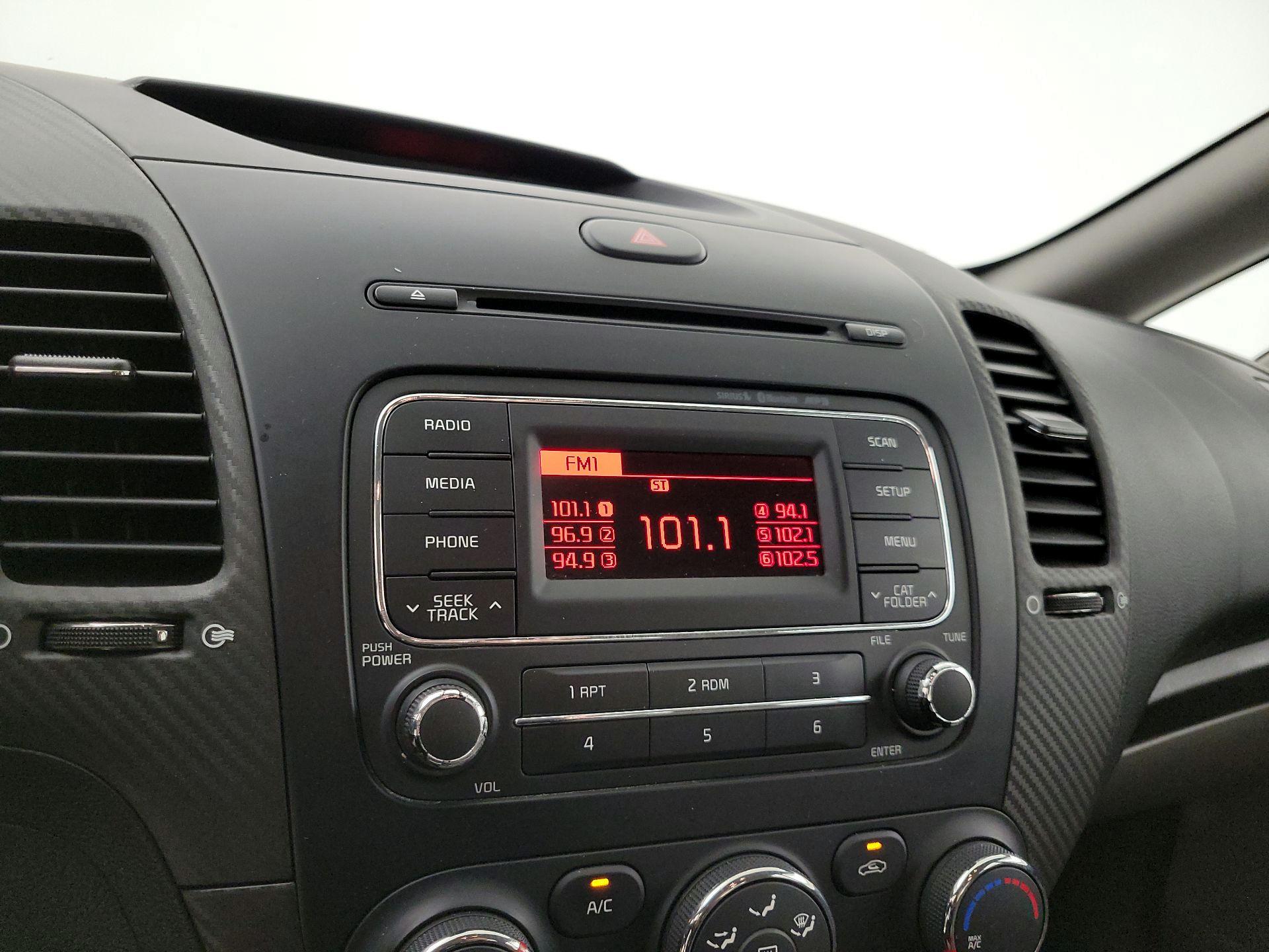 Thumbnail: 2015 Kia Forte - 14