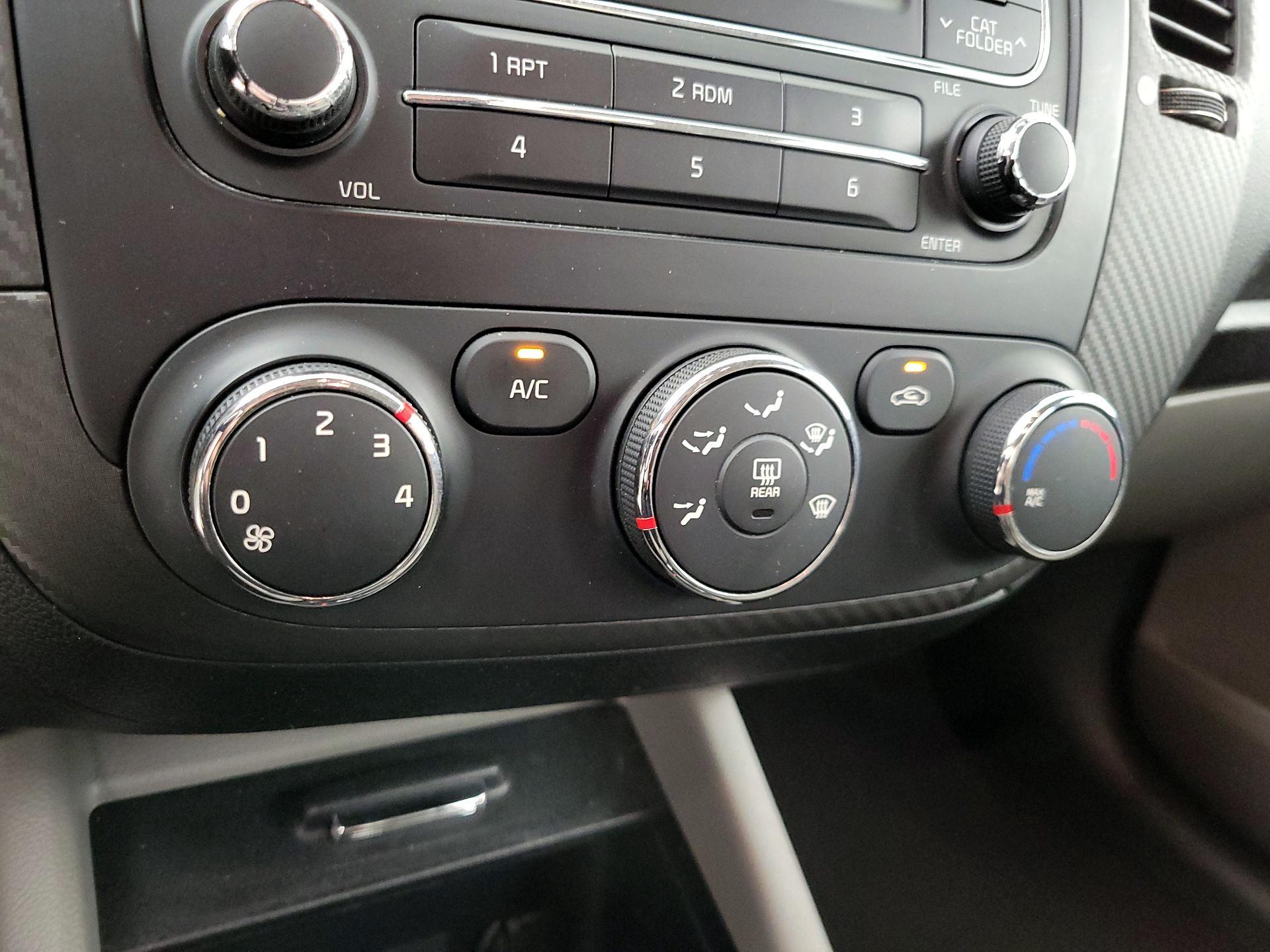Thumbnail: 2015 Kia Forte - 15