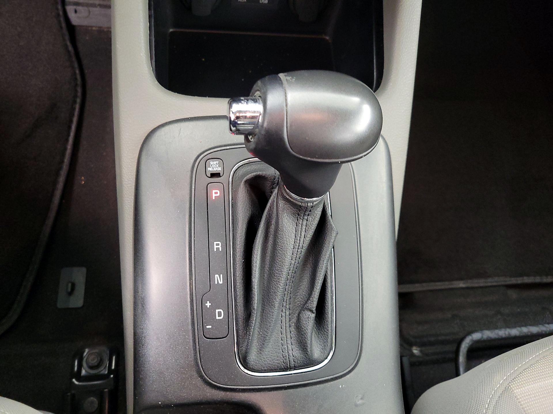 Thumbnail: 2015 Kia Forte - 16