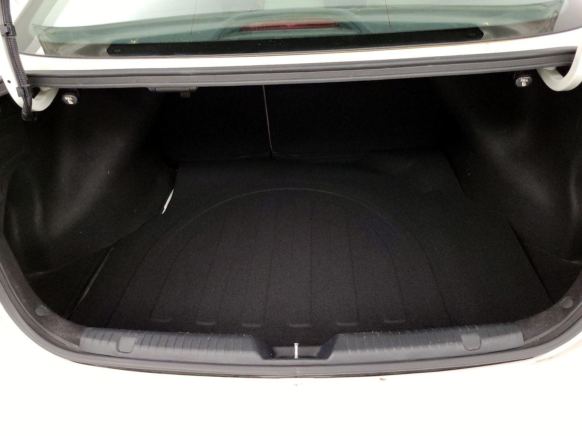 Thumbnail: 2015 Kia Forte - 19