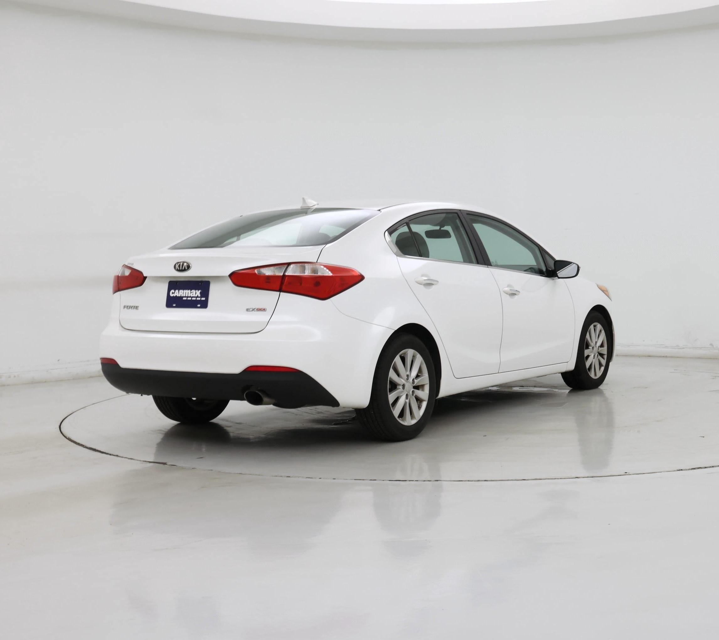 Thumbnail: 2015 Kia Forte - 8
