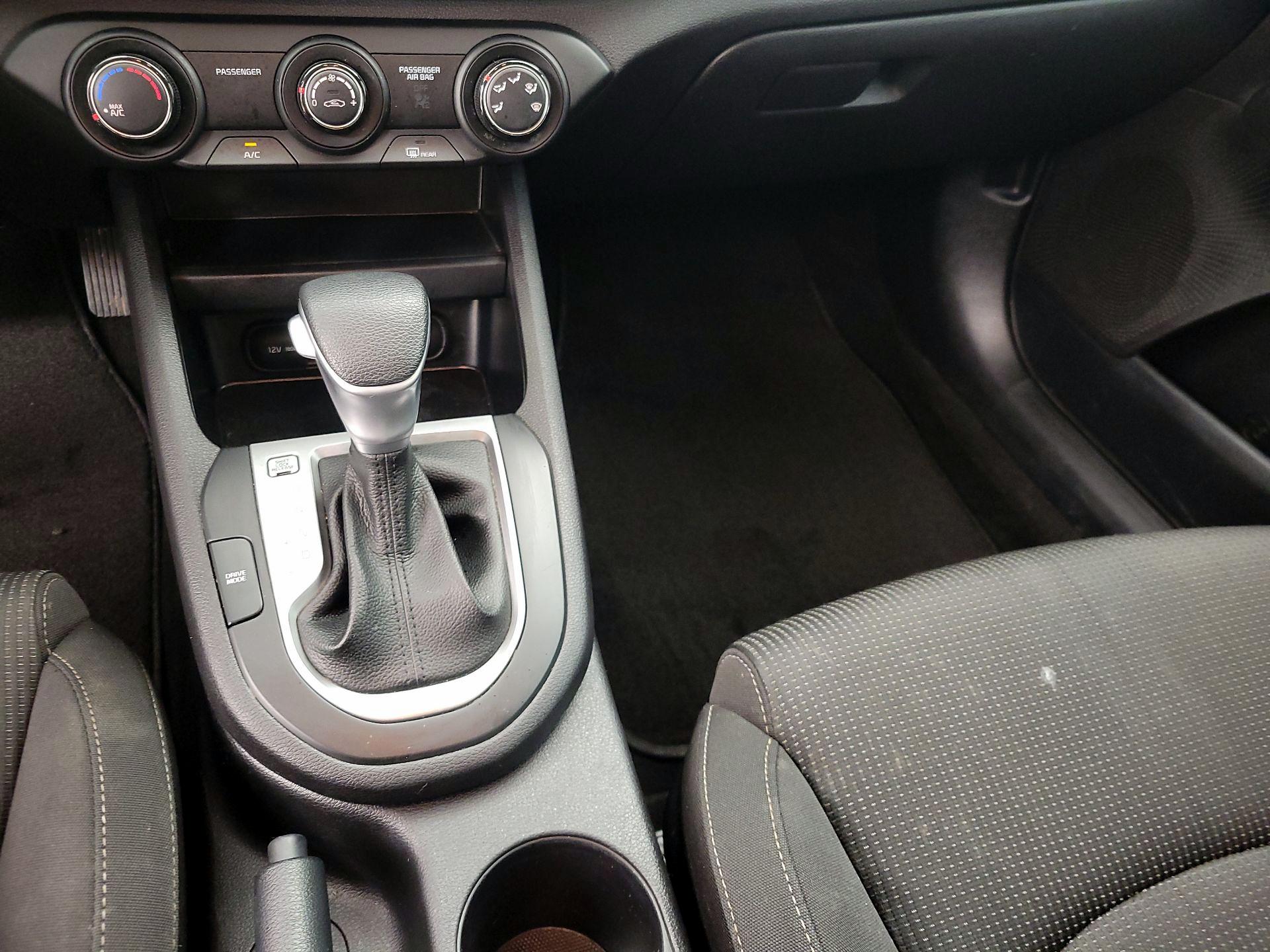 Thumbnail: 2021 Kia Forte - 17
