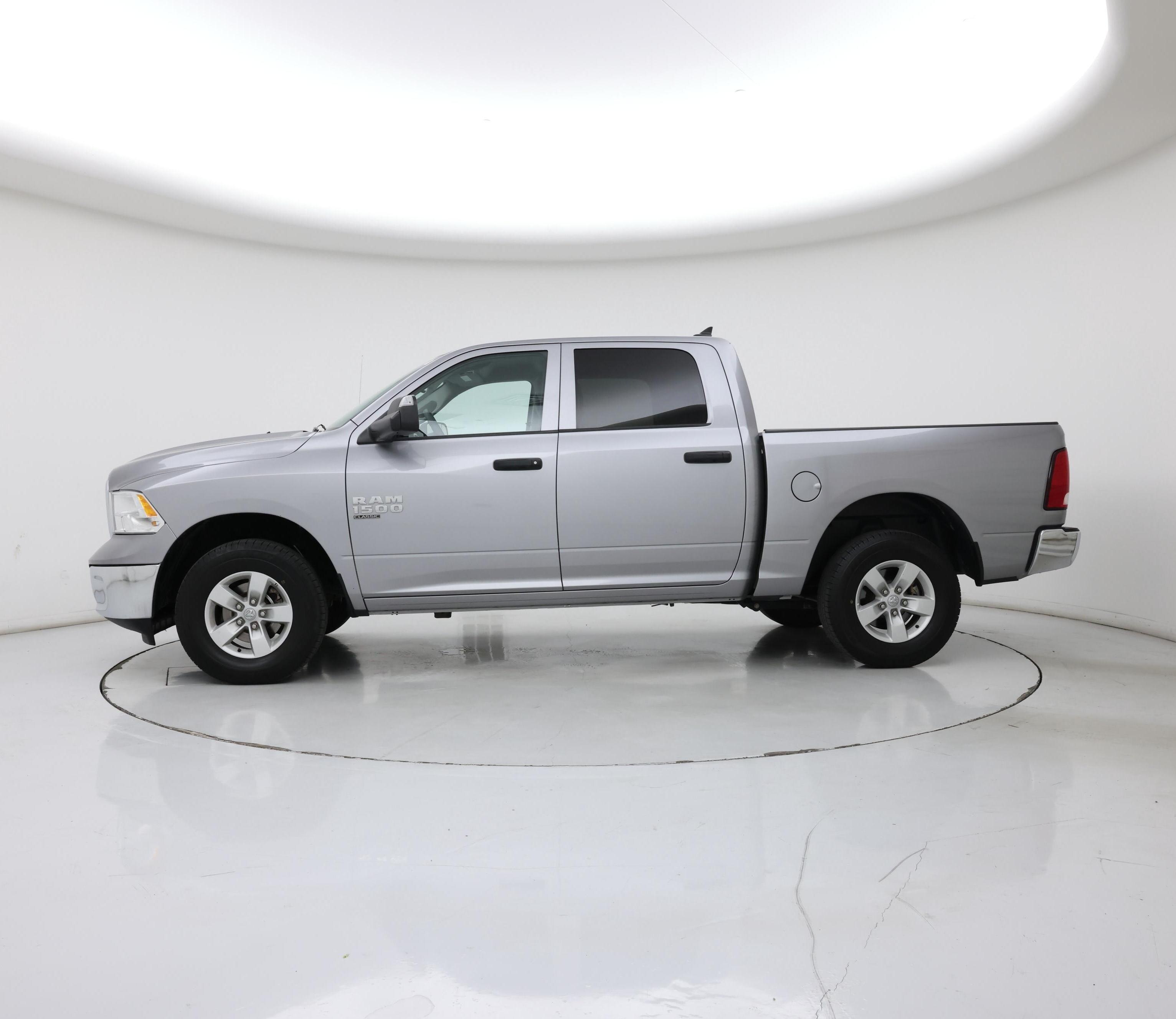Thumbnail: 2023 RAM 1500 Classic - 3