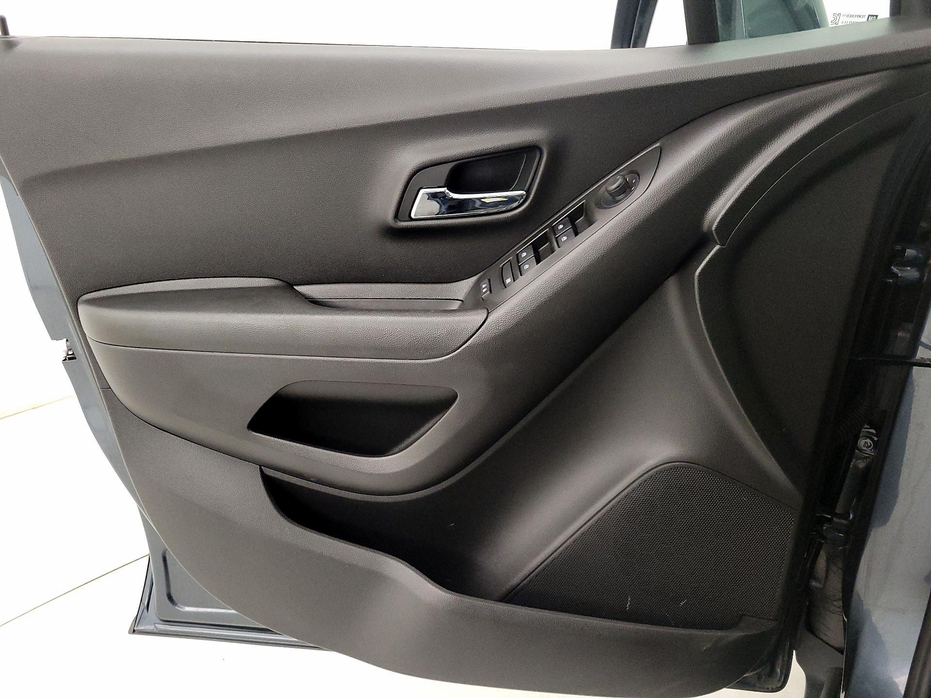 Thumbnail: 2021 Chevrolet Trax - 12