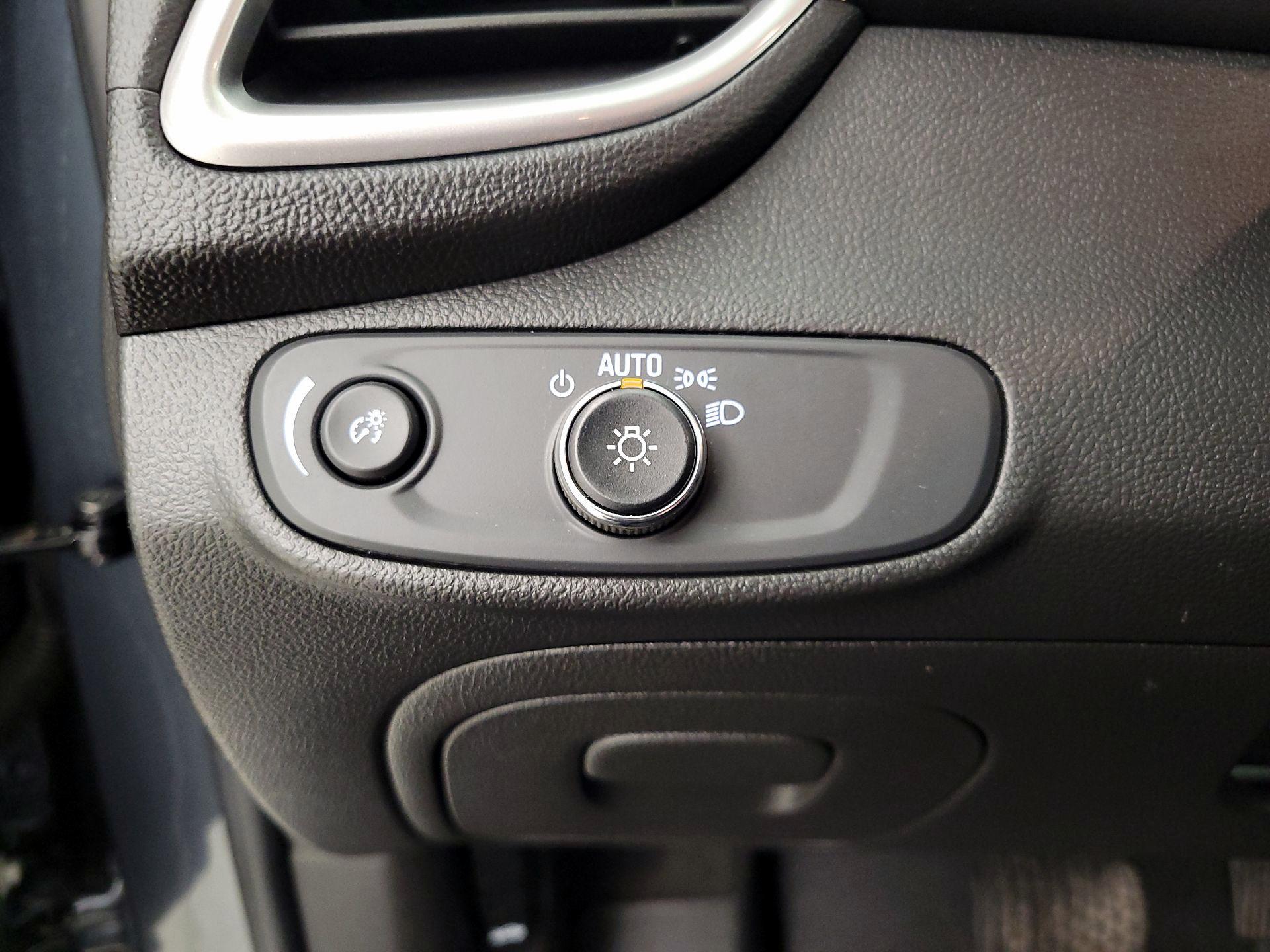 Thumbnail: 2021 Chevrolet Trax - 13