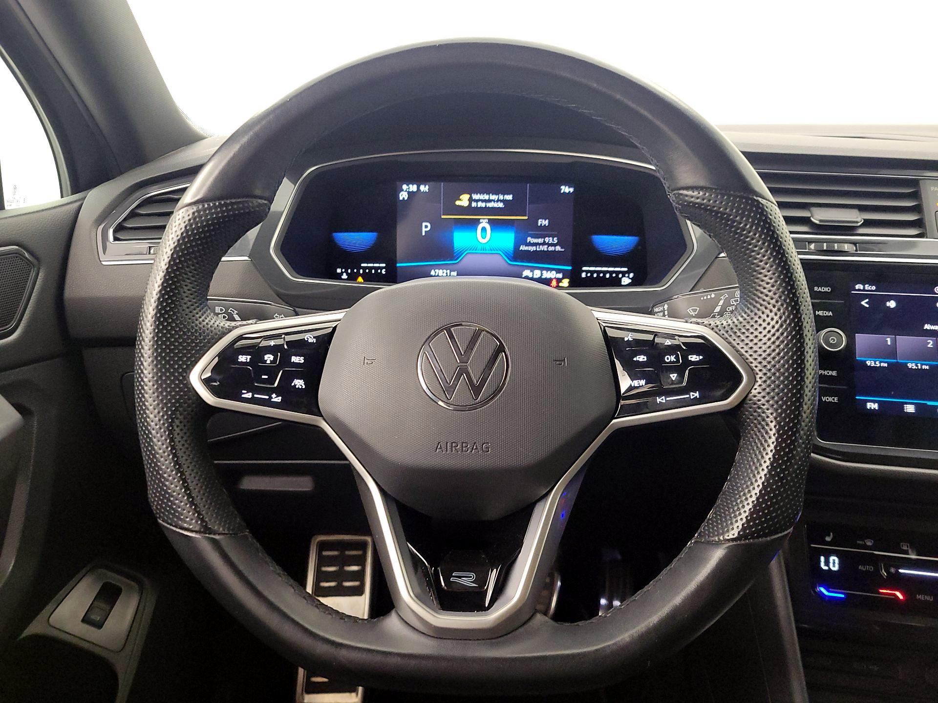 Thumbnail: 2022 Volkswagen Tiguan - 10