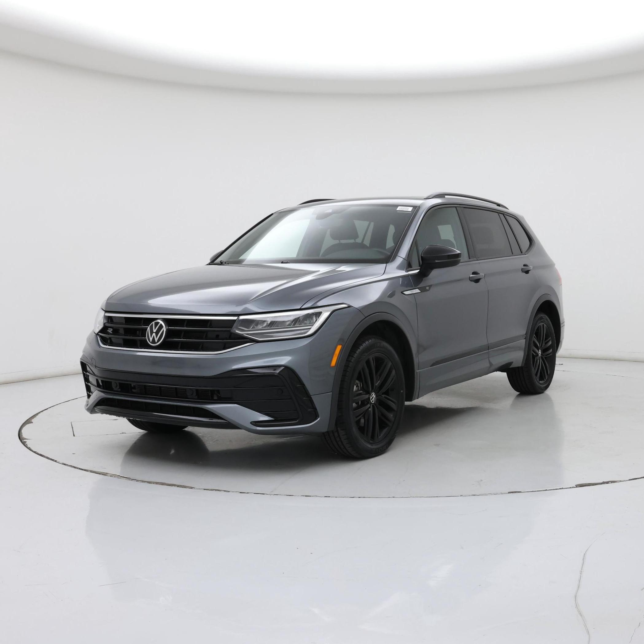 Thumbnail: 2022 Volkswagen Tiguan - 4