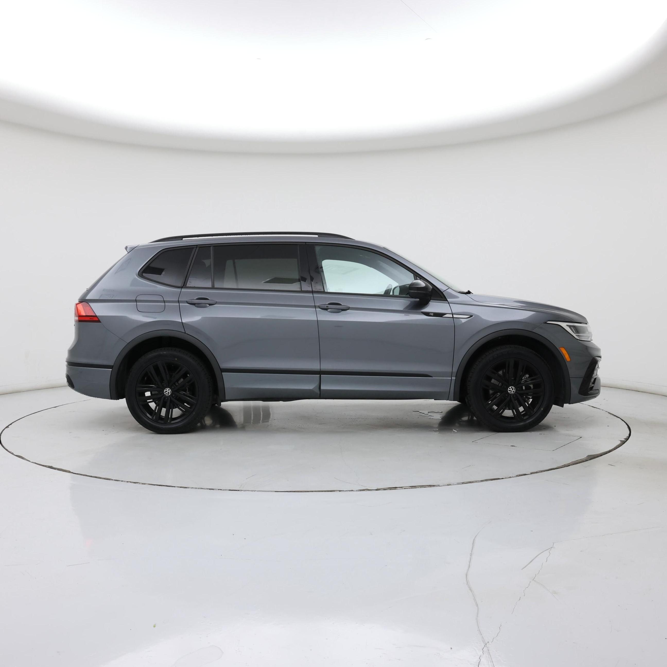 Thumbnail: 2022 Volkswagen Tiguan - 7