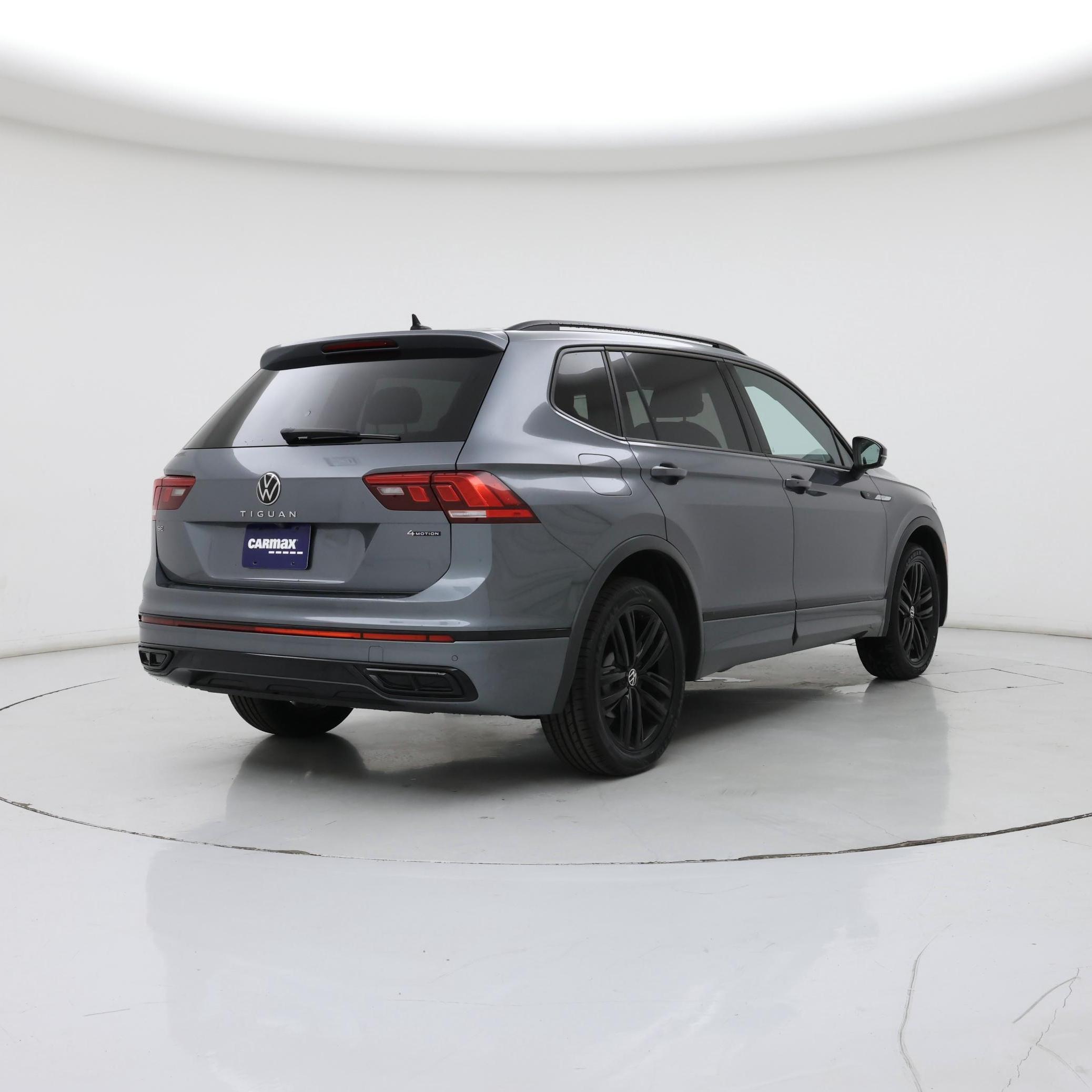 Thumbnail: 2022 Volkswagen Tiguan - 8