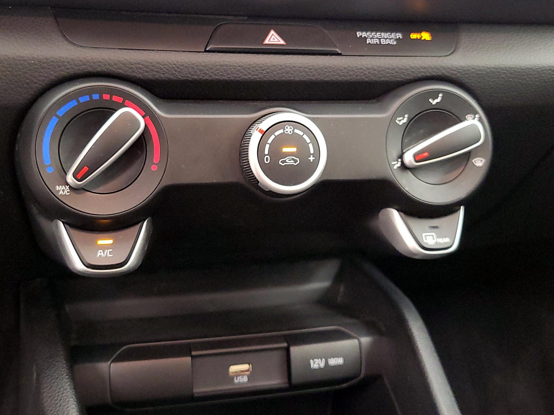 Thumbnail: 2023 Kia Rio - 16
