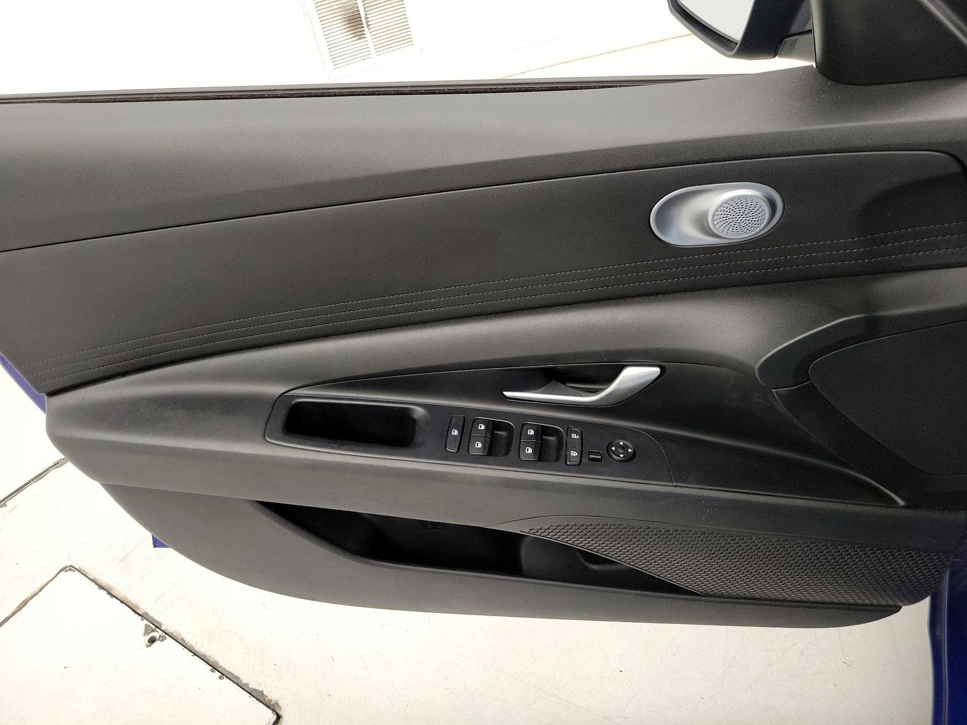 Thumbnail: 2021 Hyundai Elantra - 12