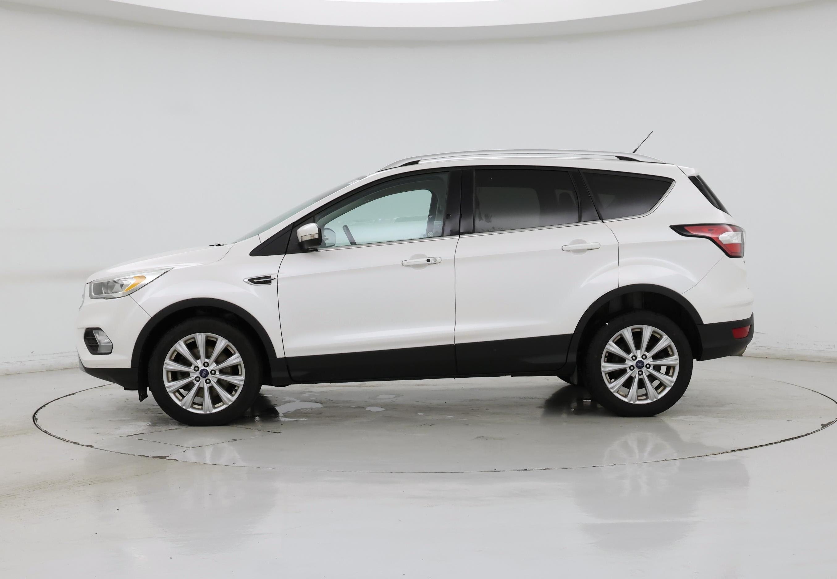 Thumbnail: 2017 Ford Escape - 3