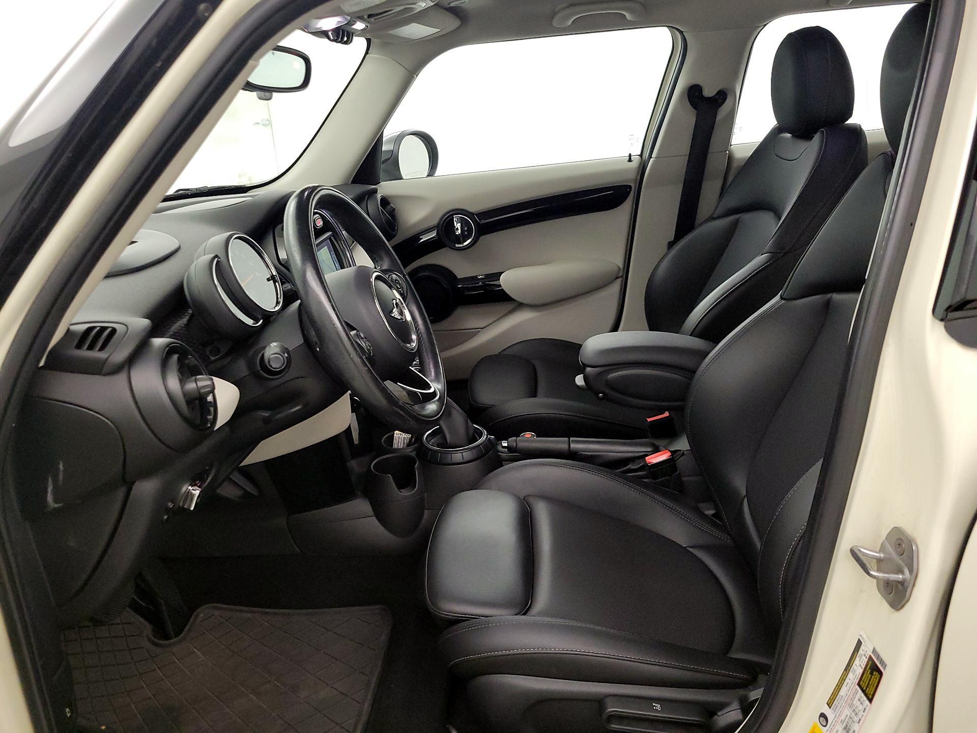Thumbnail: 2017 MINI Cooper Hardtop - 11