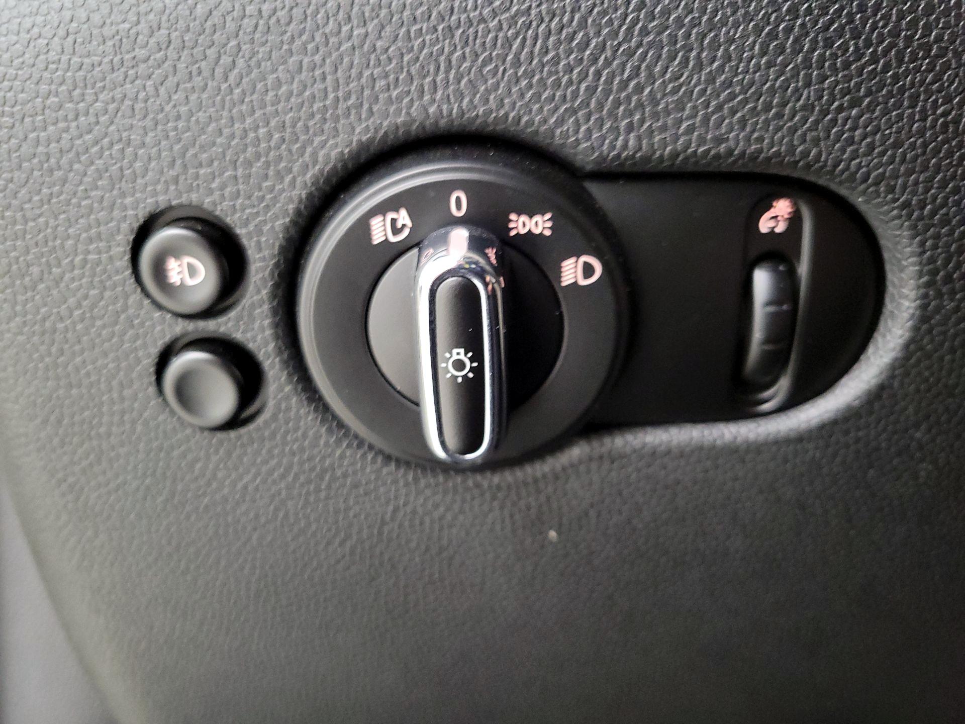 Thumbnail: 2017 MINI Cooper Hardtop - 13