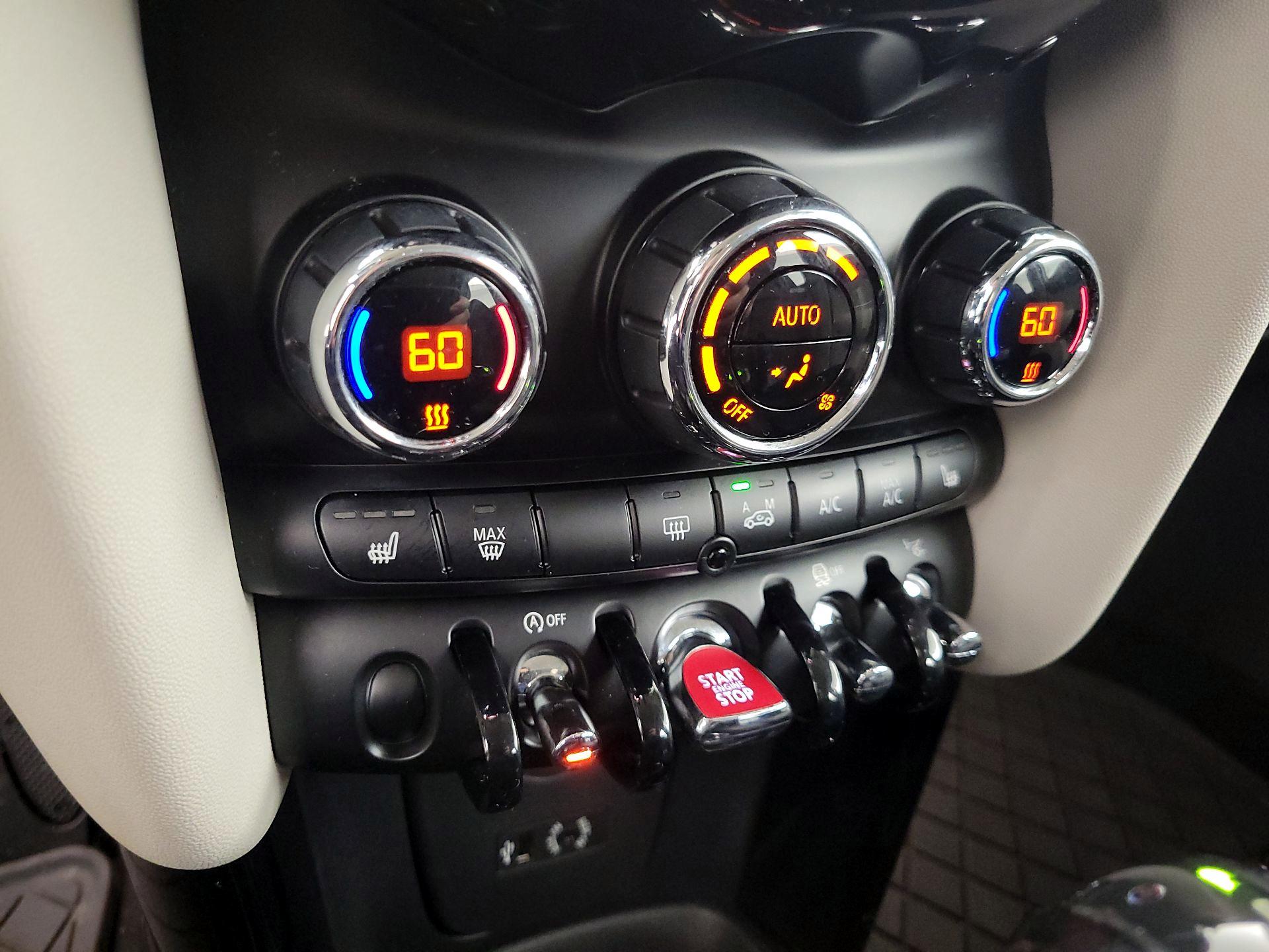 Thumbnail: 2017 MINI Cooper Hardtop - 16