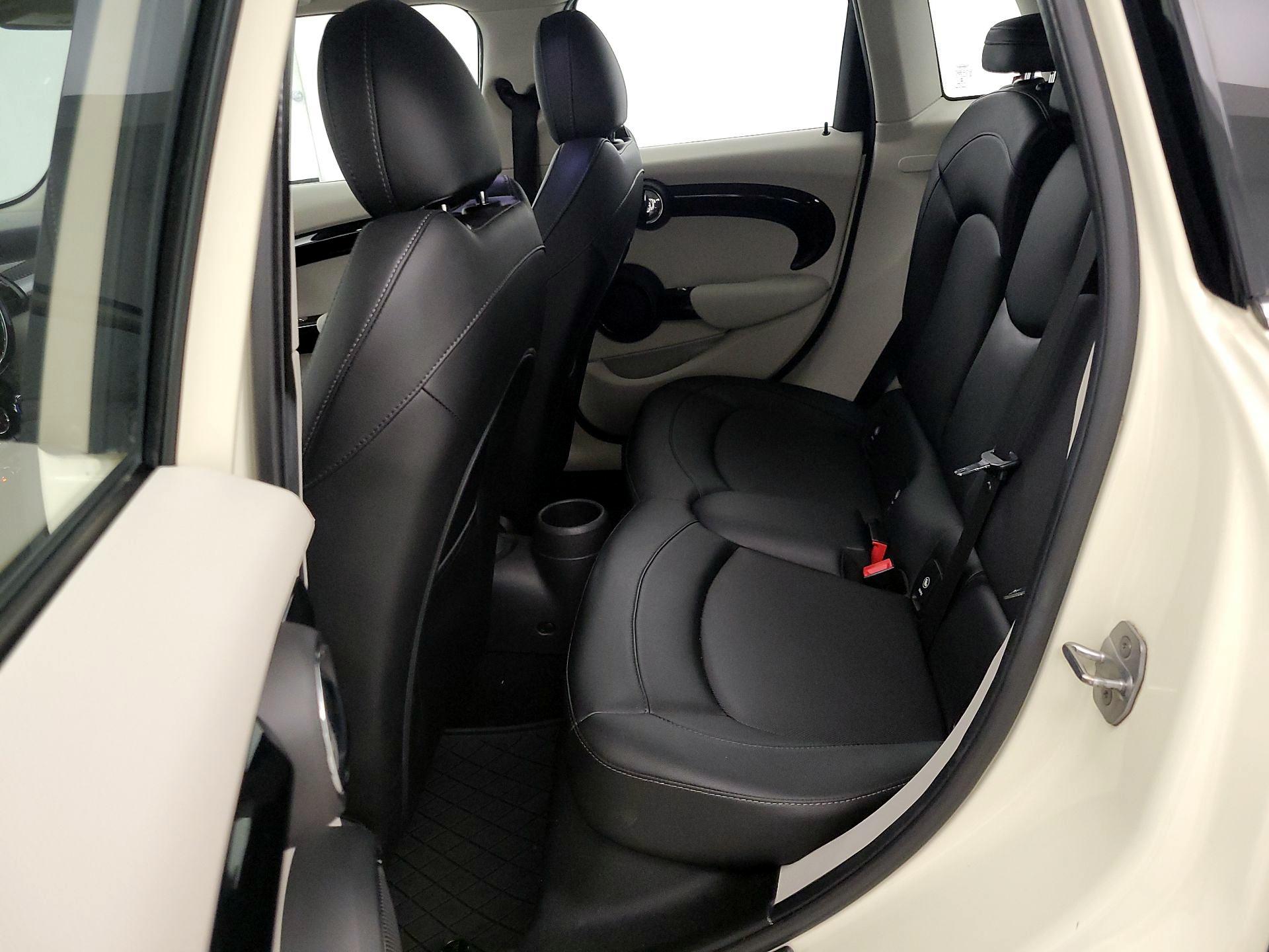 Thumbnail: 2017 MINI Cooper Hardtop - 19