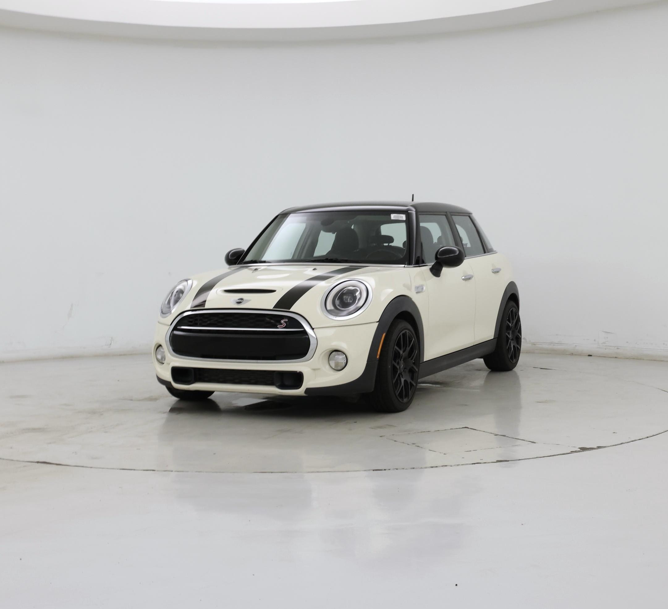 Thumbnail: 2017 MINI Cooper Hardtop - 4