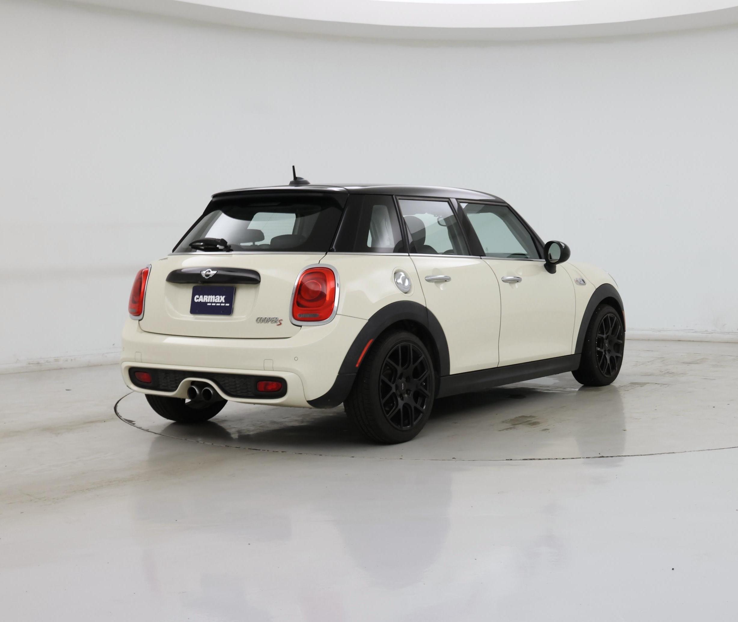 Thumbnail: 2017 MINI Cooper Hardtop - 8