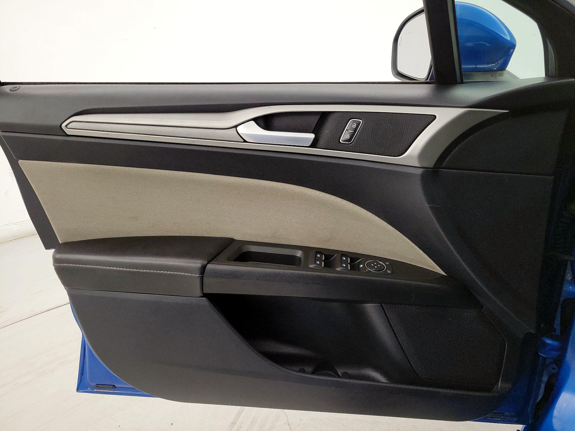 Thumbnail: 2019 Ford Fusion - 12