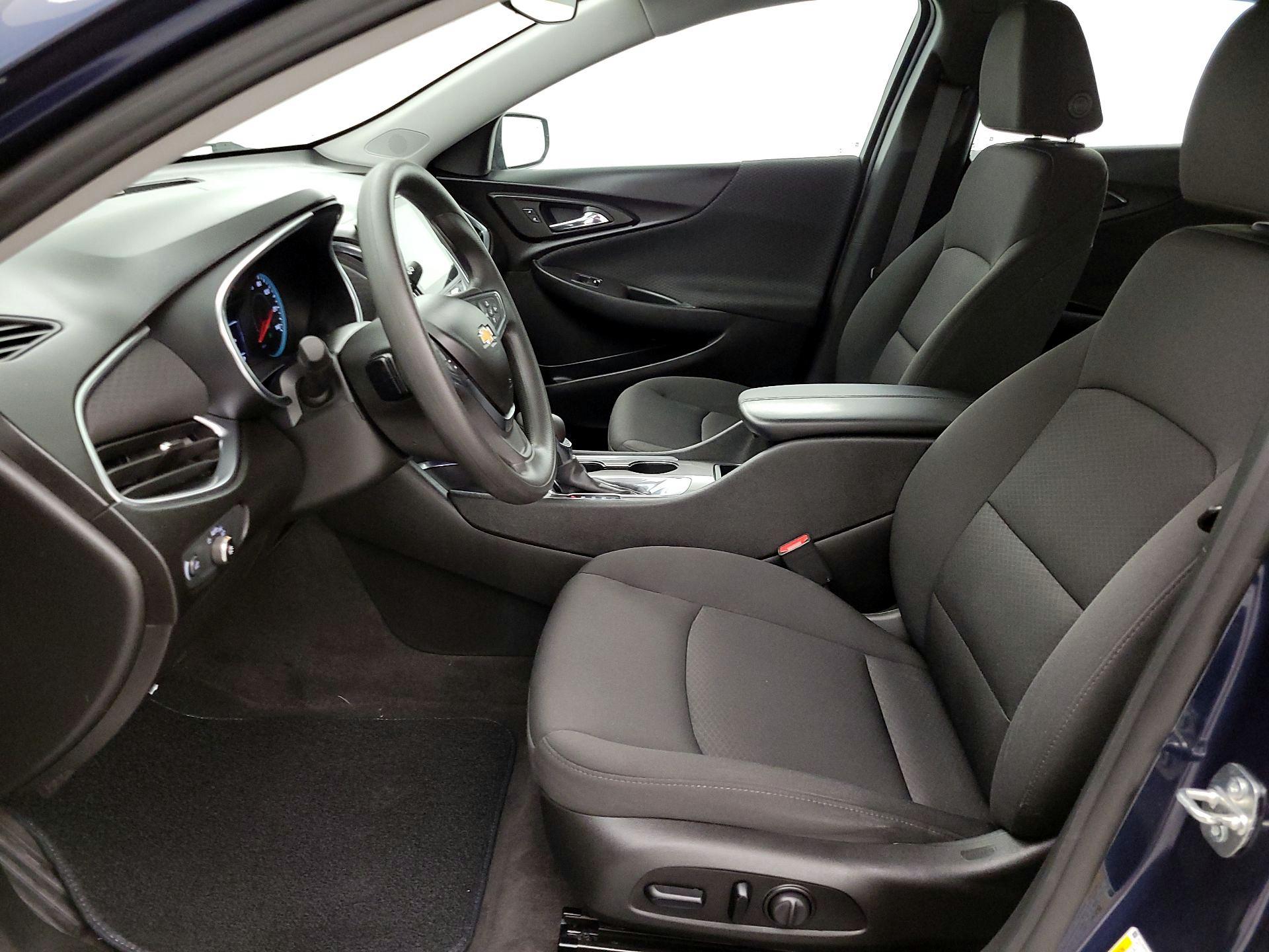 Thumbnail: 2021 Chevrolet Malibu - 11