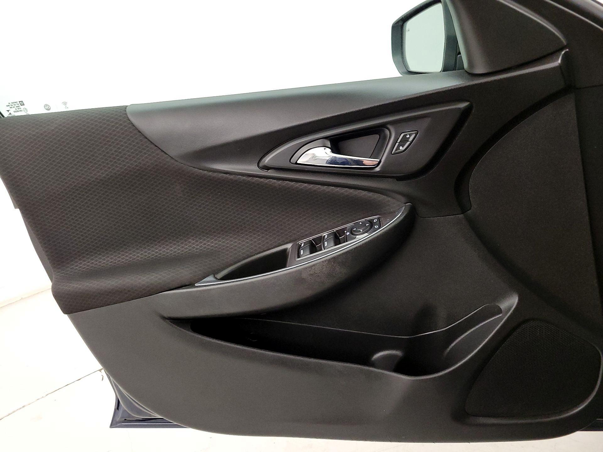 Thumbnail: 2021 Chevrolet Malibu - 12
