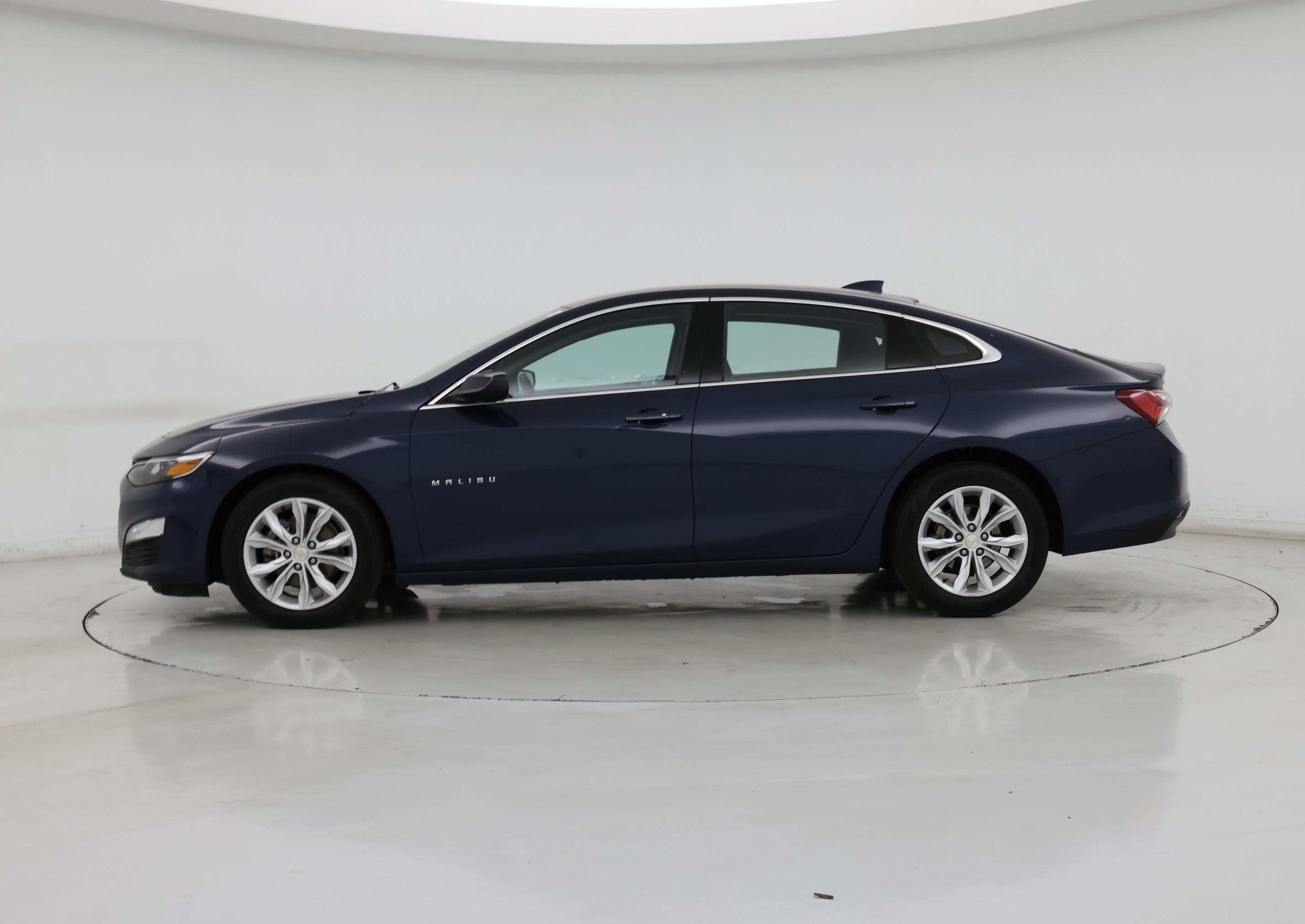 Thumbnail: 2021 Chevrolet Malibu - 3