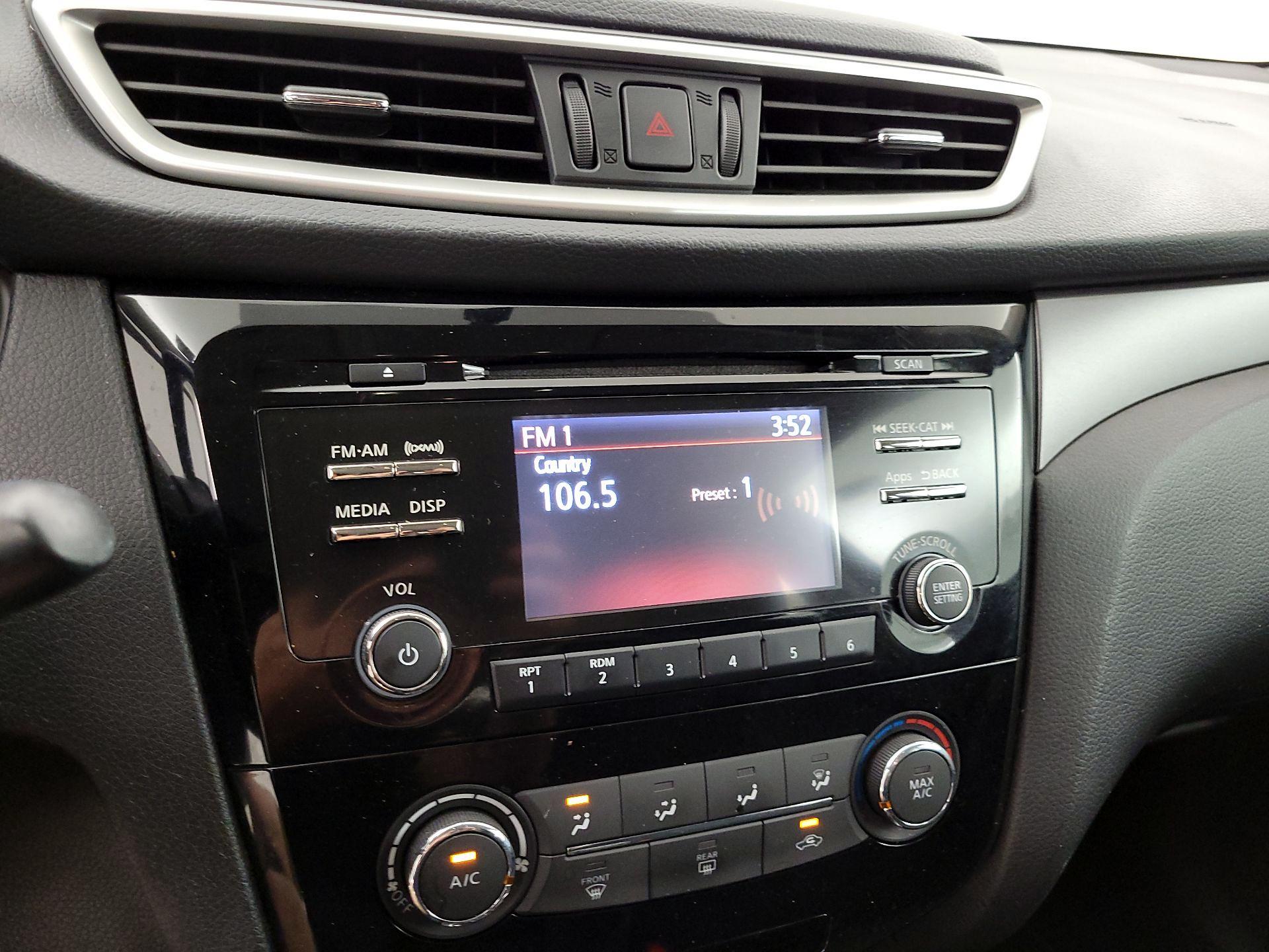 Thumbnail: 2016 Nissan Rogue - 15