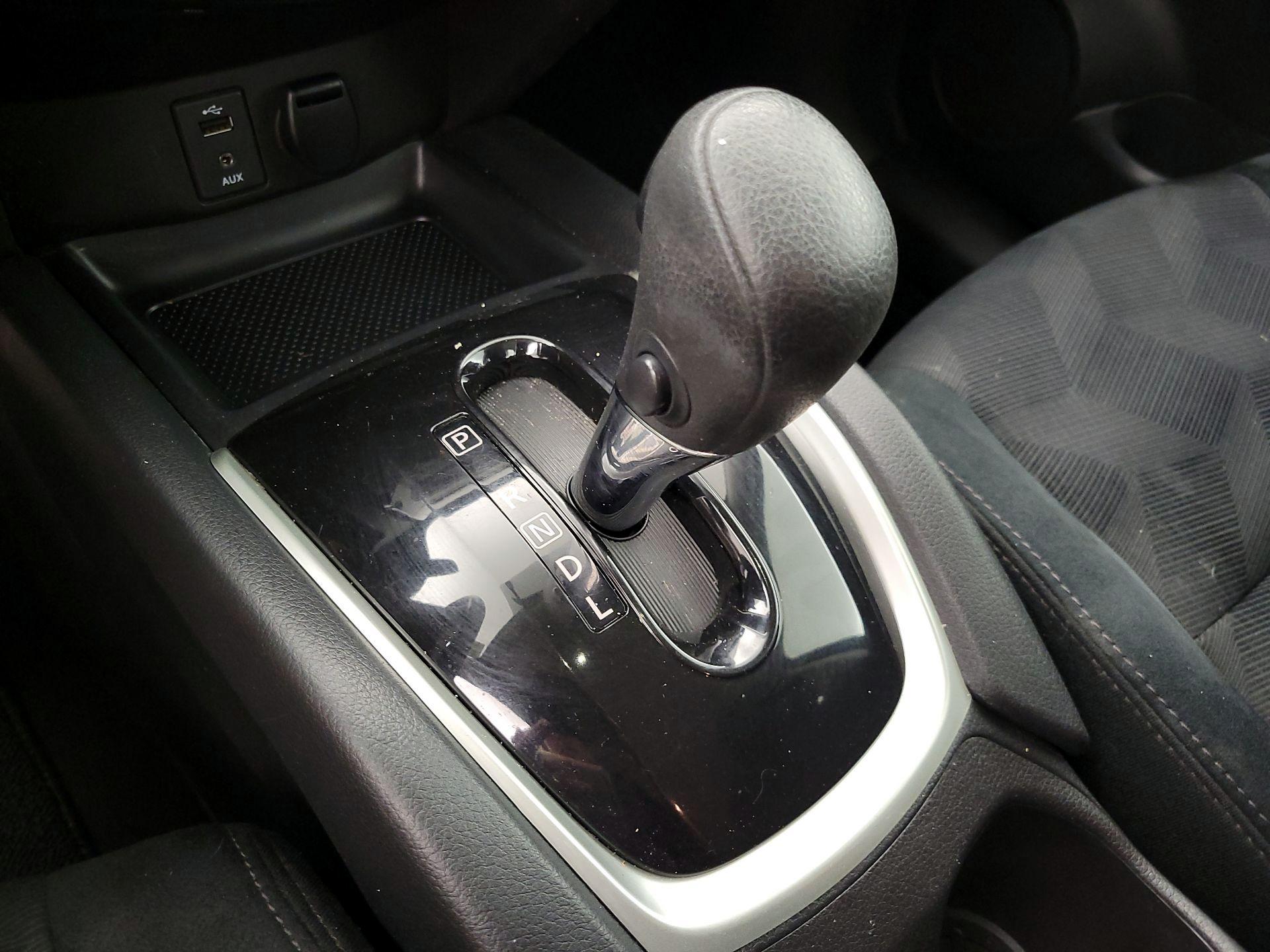 Thumbnail: 2016 Nissan Rogue - 17