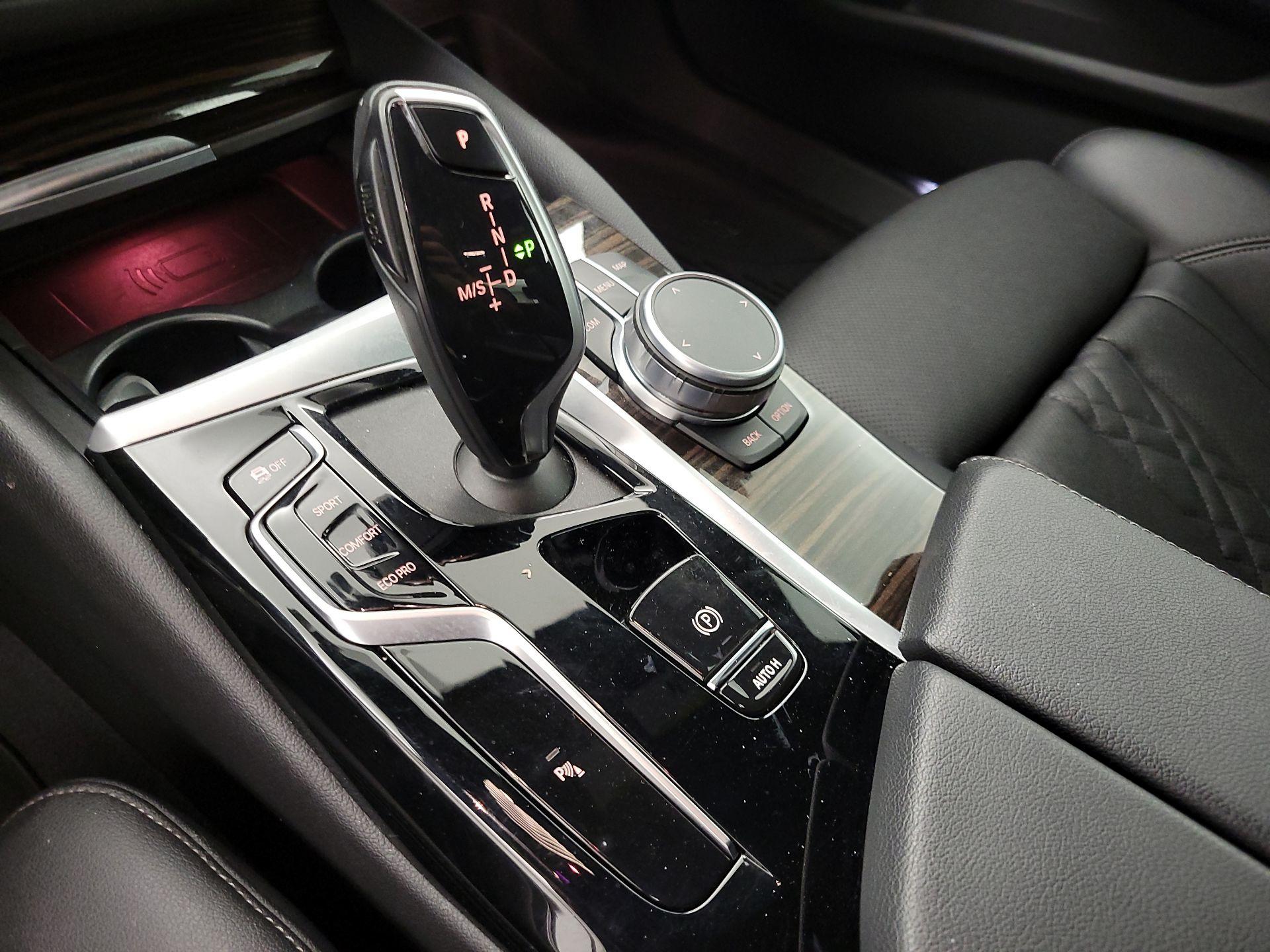 Thumbnail: 2022 BMW 5 Series - 18