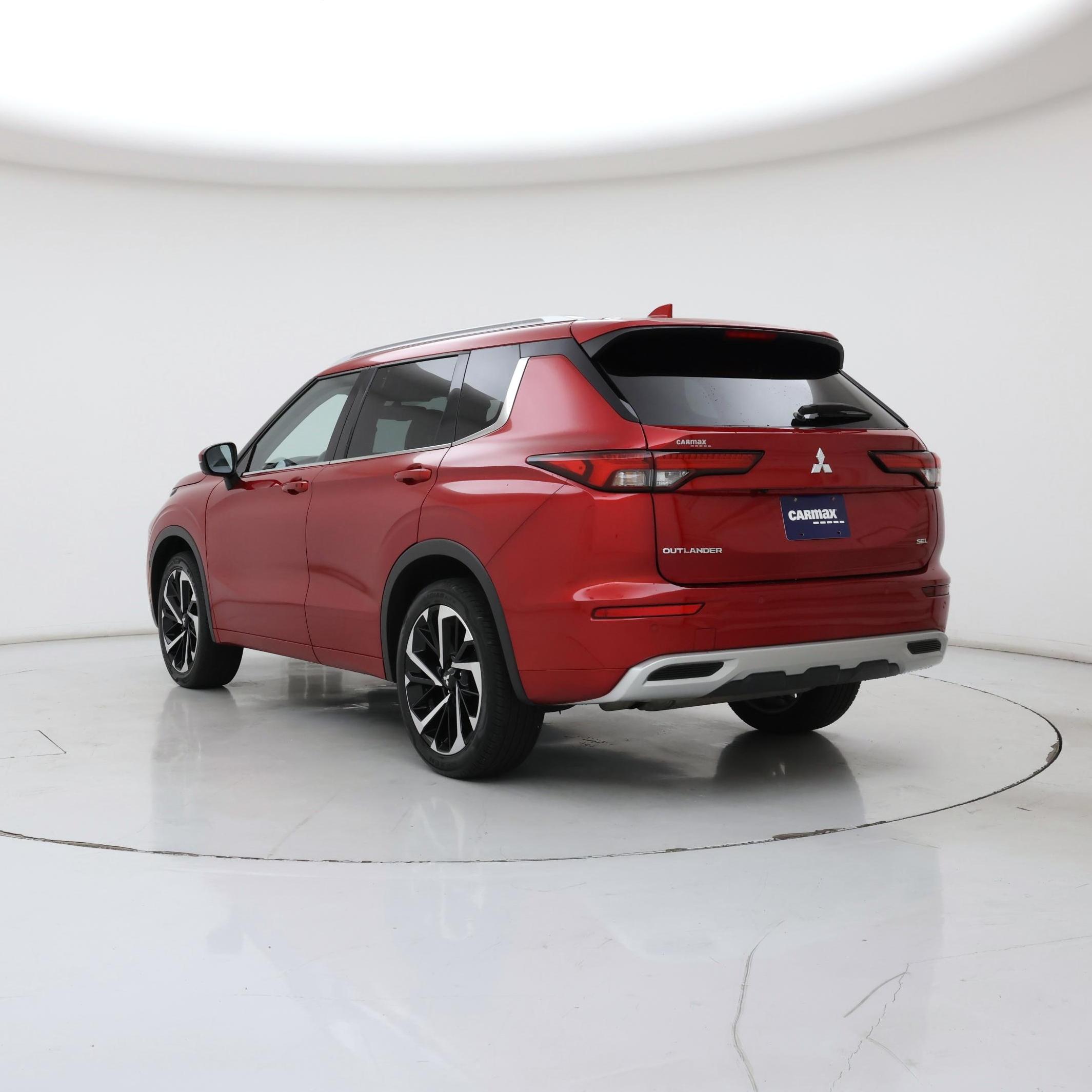 Thumbnail: 2023 Mitsubishi Outlander - 2