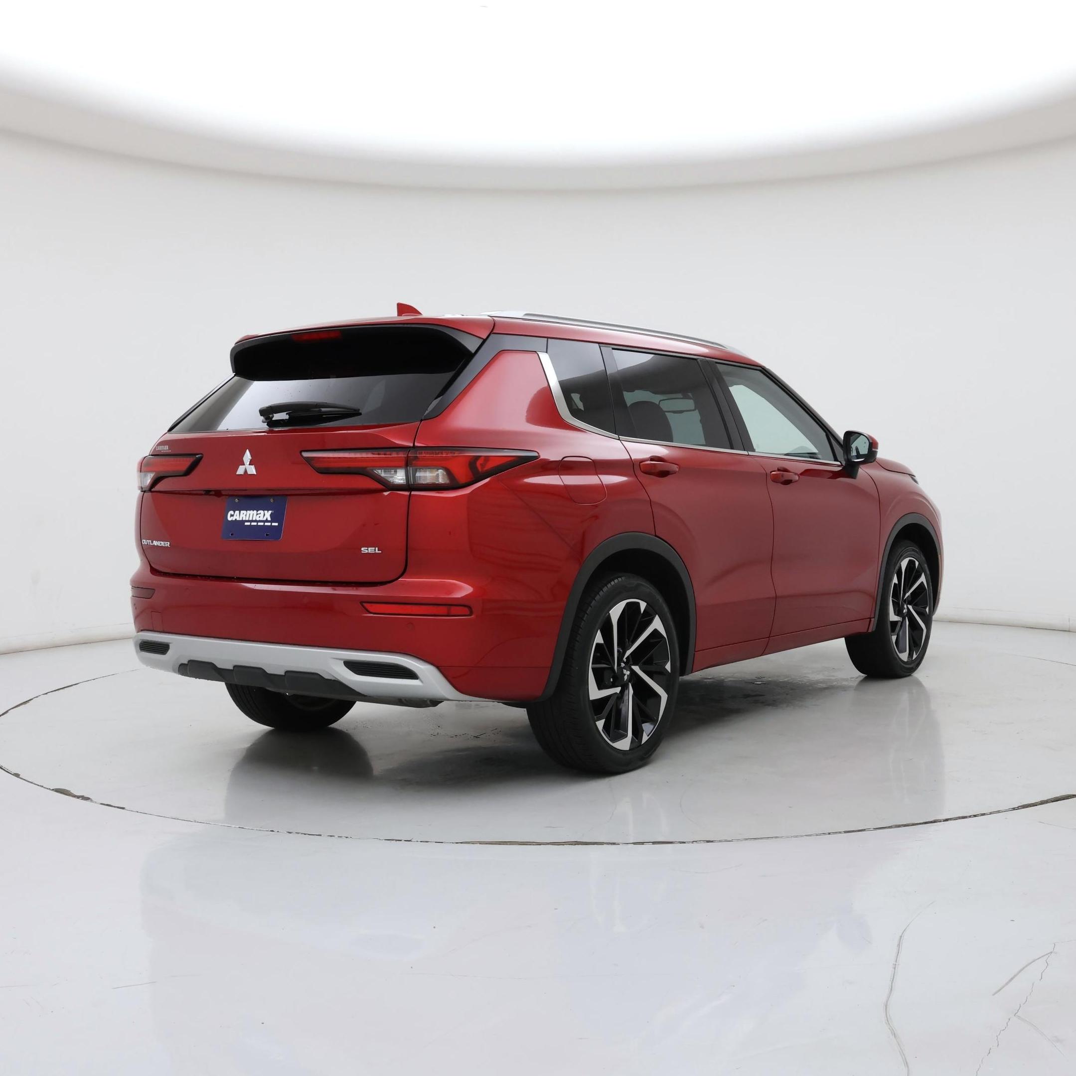 Thumbnail: 2023 Mitsubishi Outlander - 8