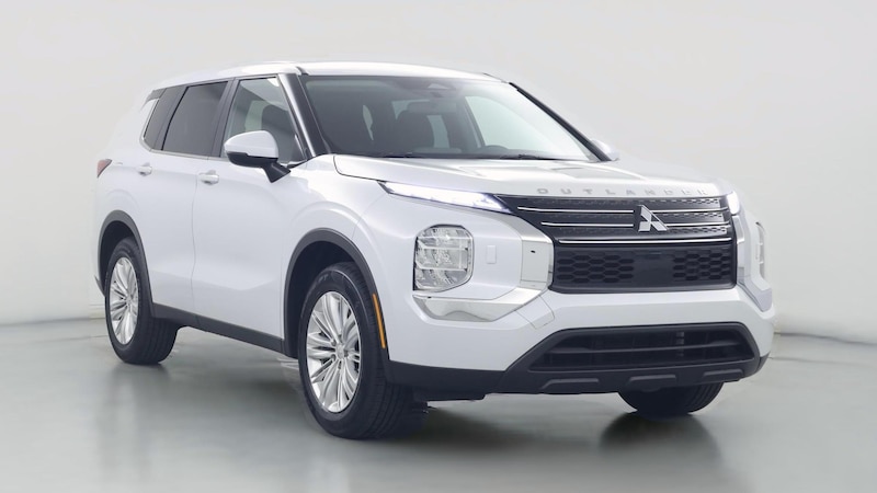 2023 Mitsubishi Outlander ES Hero Image