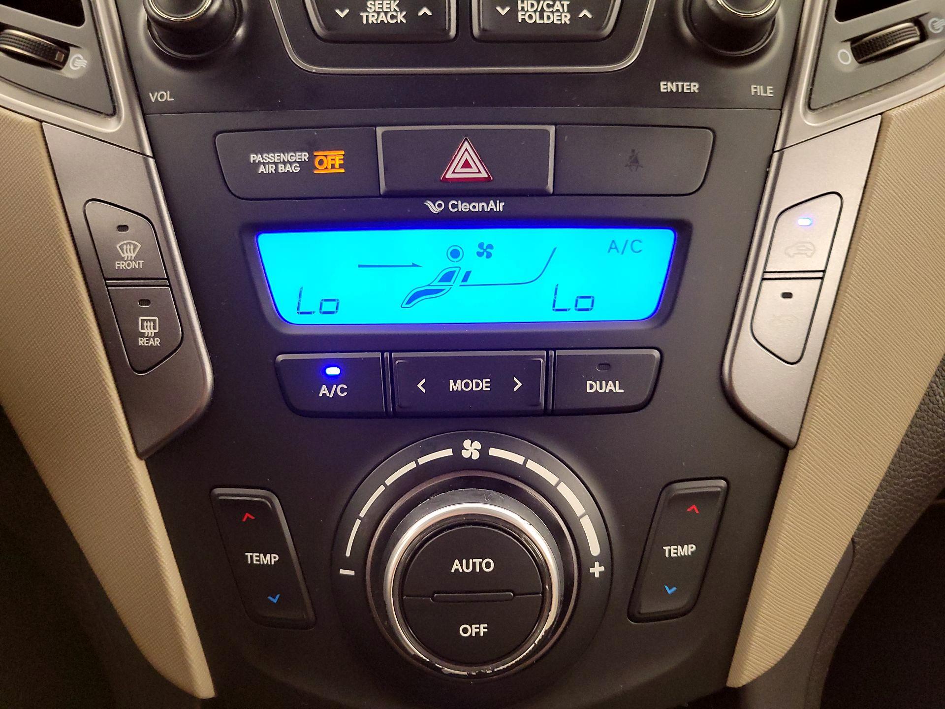 Thumbnail: 2013 Hyundai Santa Fe - 16