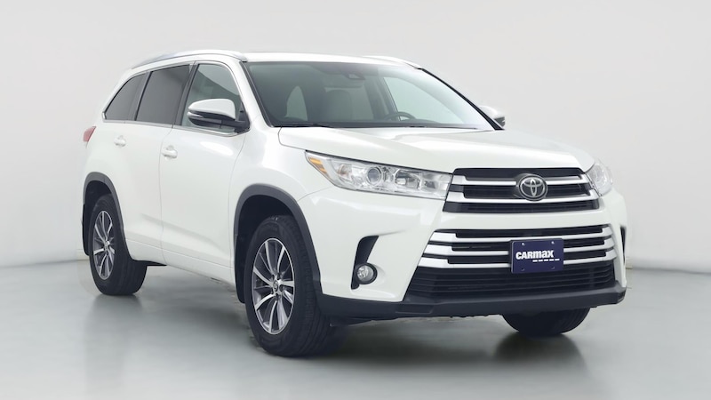 2017 Toyota Highlander XLE Hero Image