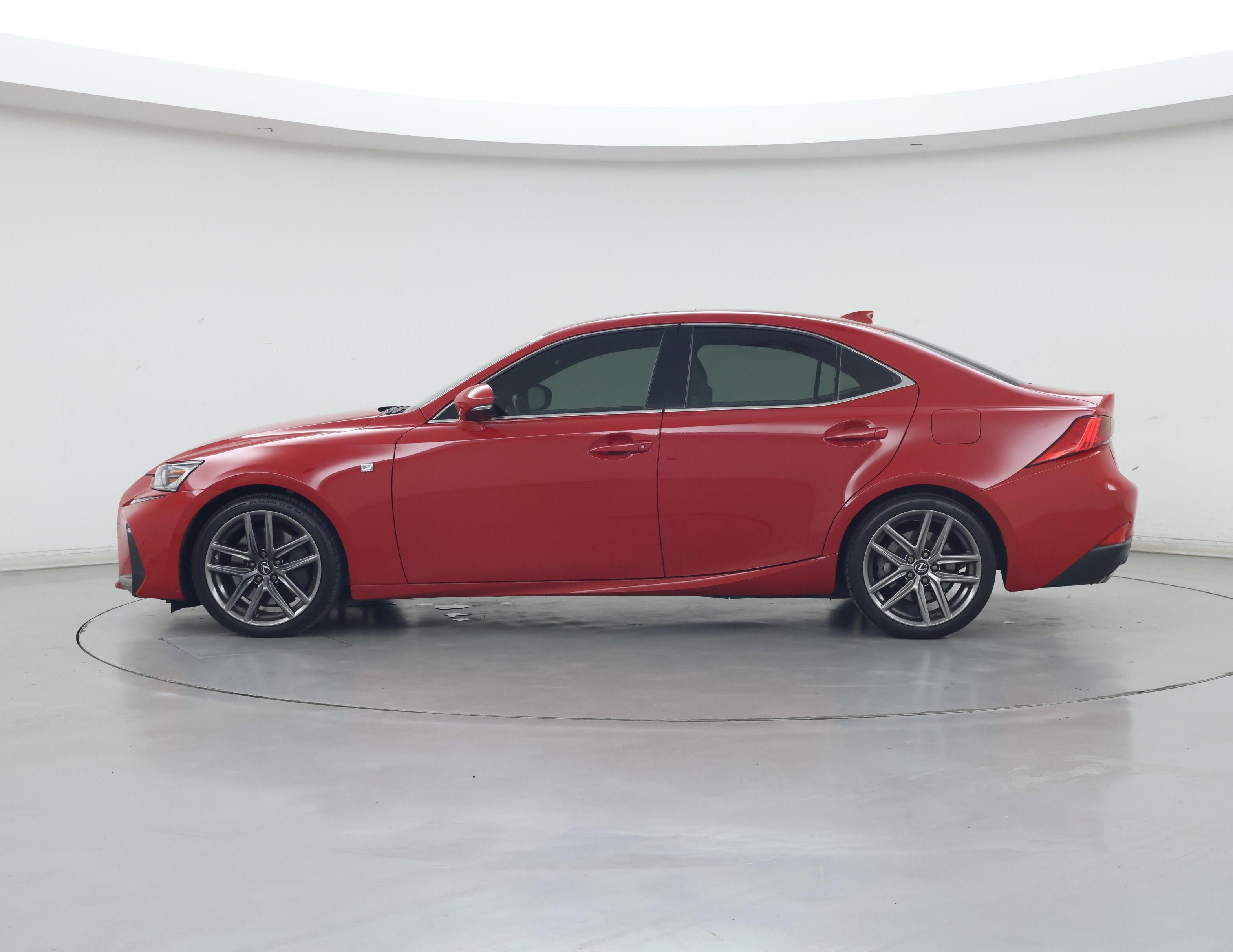 Thumbnail: 2019 Lexus IS - 3