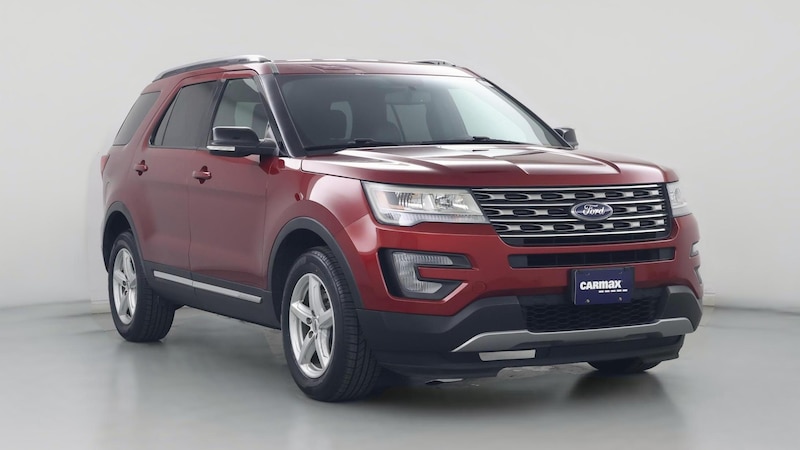 2017 Ford Explorer XLT Hero Image