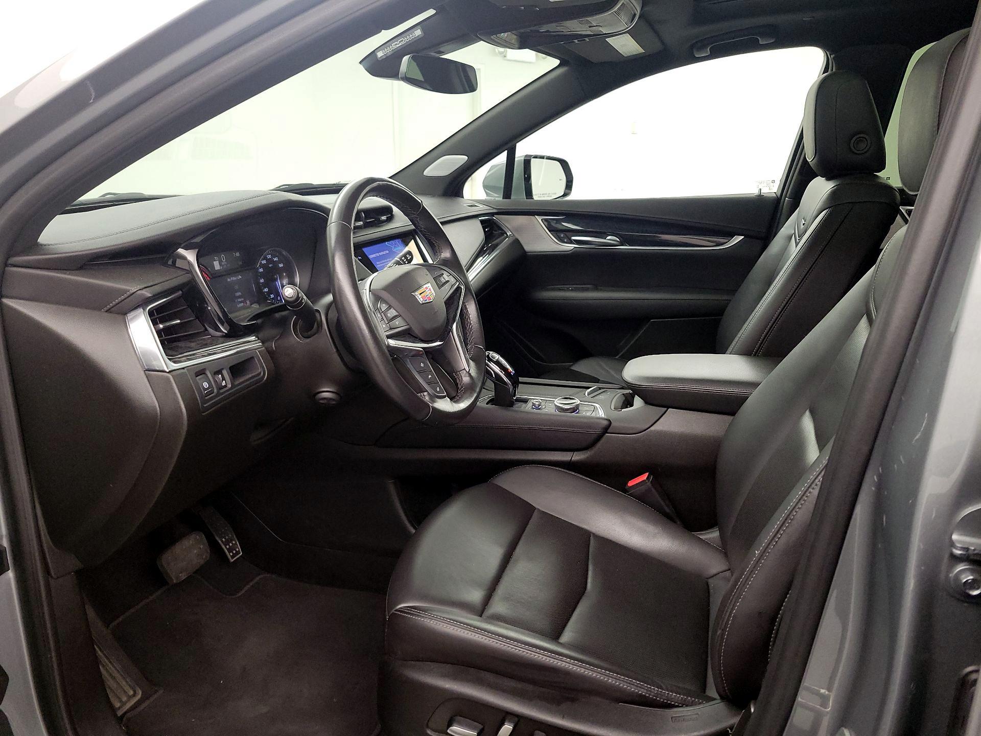 Thumbnail: 2023 Cadillac XT5 - 11