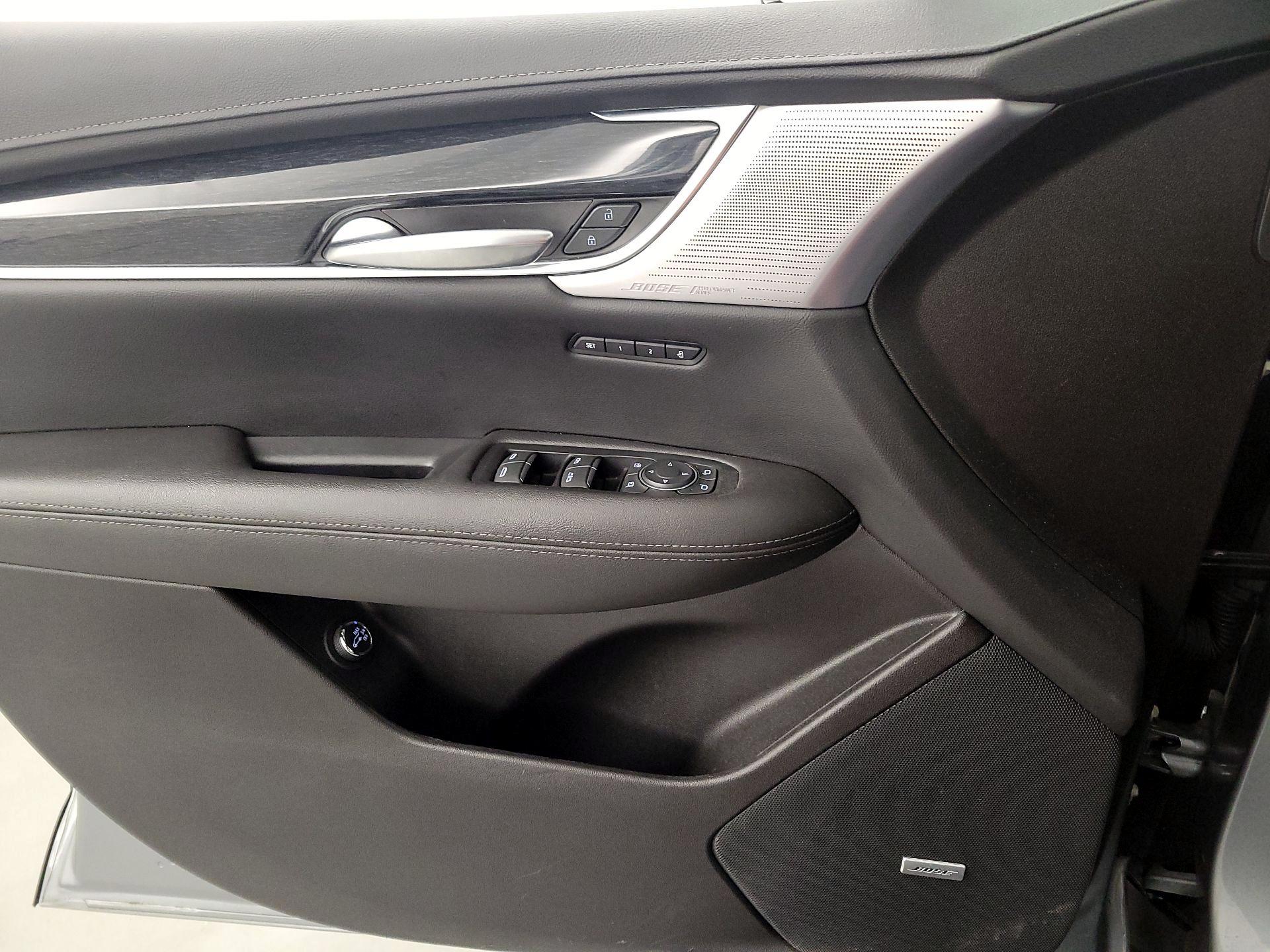 Thumbnail: 2023 Cadillac XT5 - 12