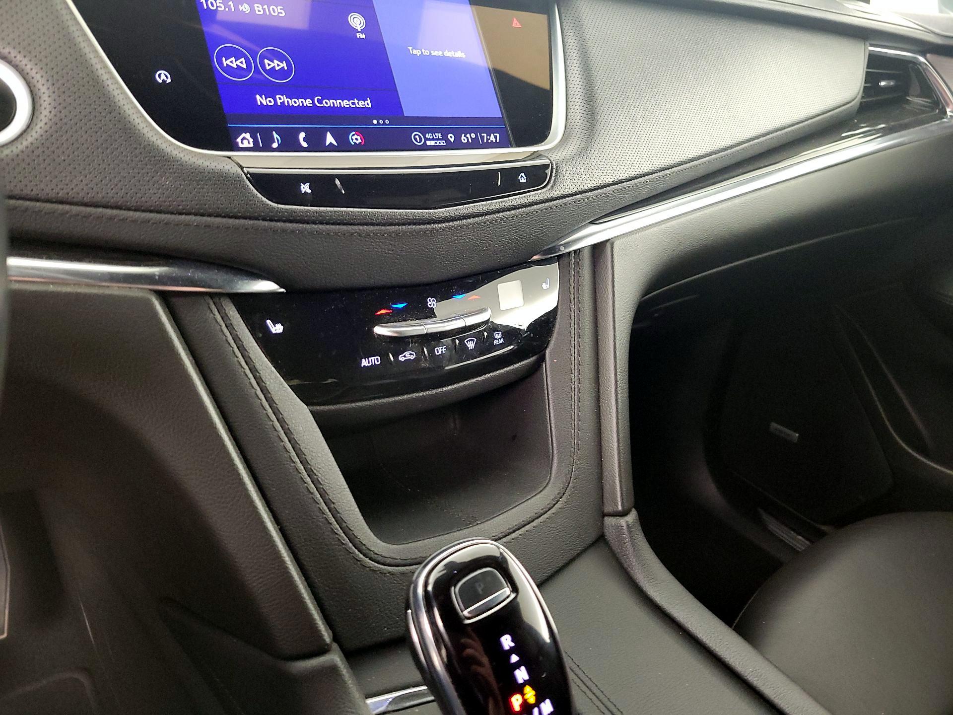 Thumbnail: 2023 Cadillac XT5 - 17