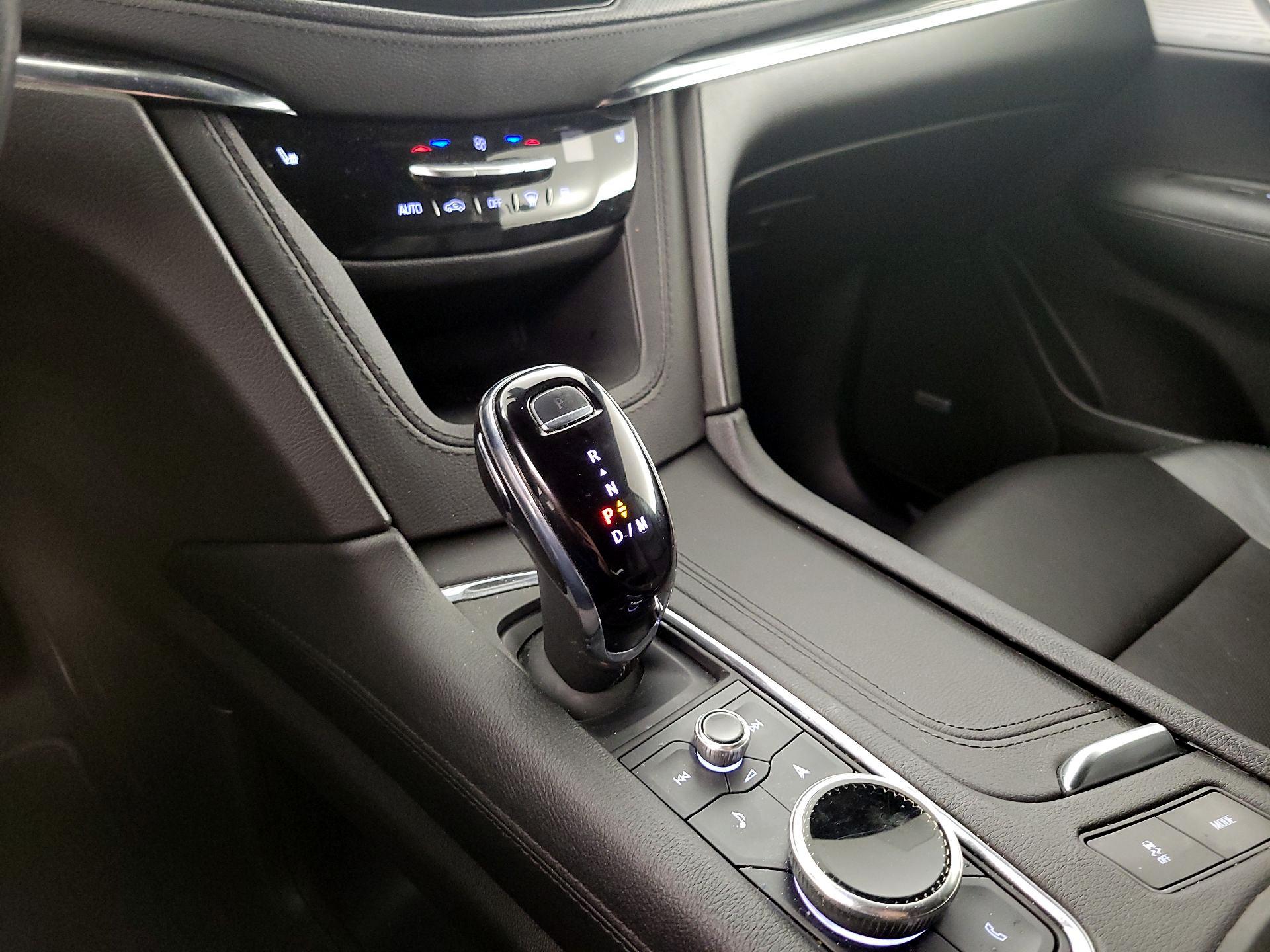 Thumbnail: 2023 Cadillac XT5 - 18