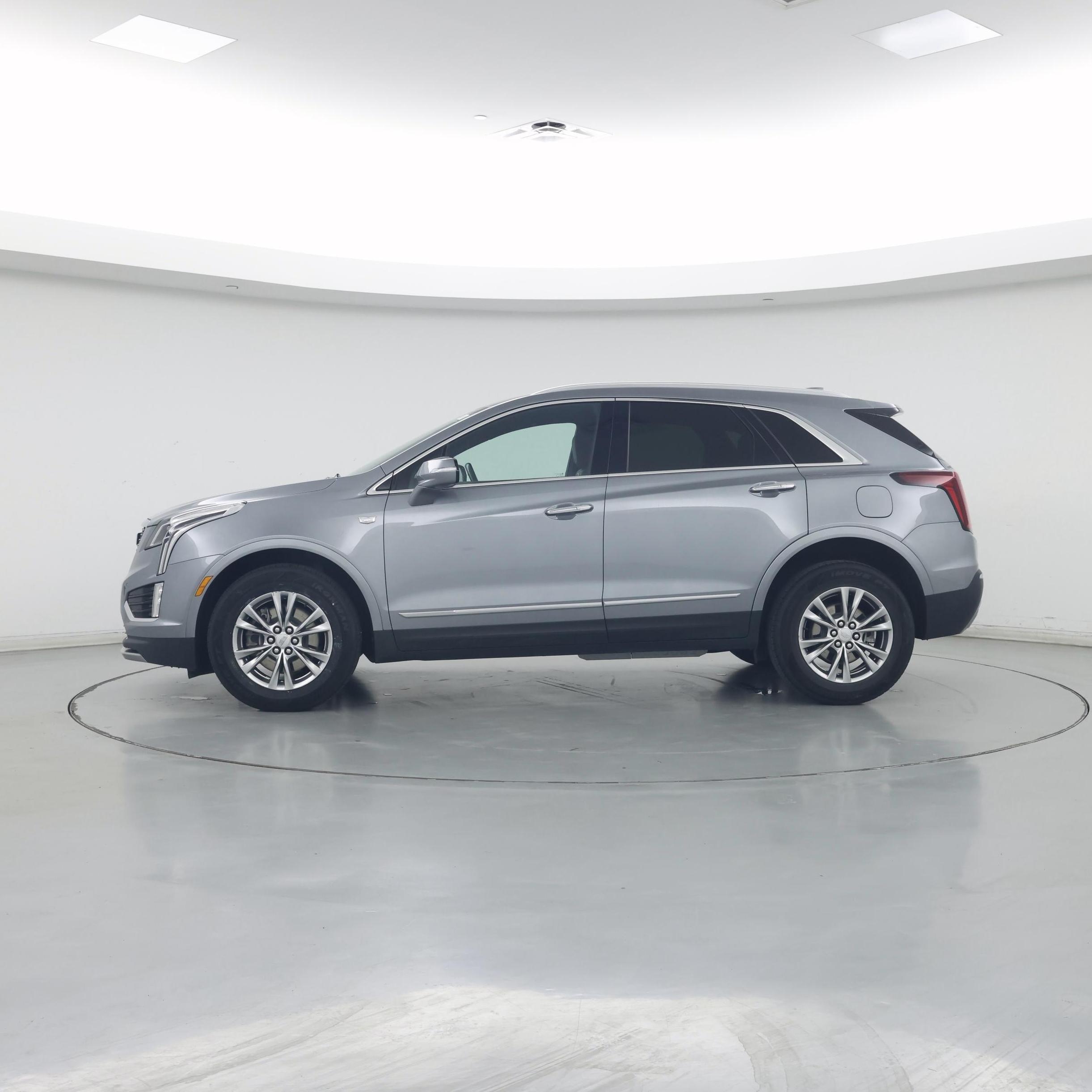 Thumbnail: 2023 Cadillac XT5 - 3