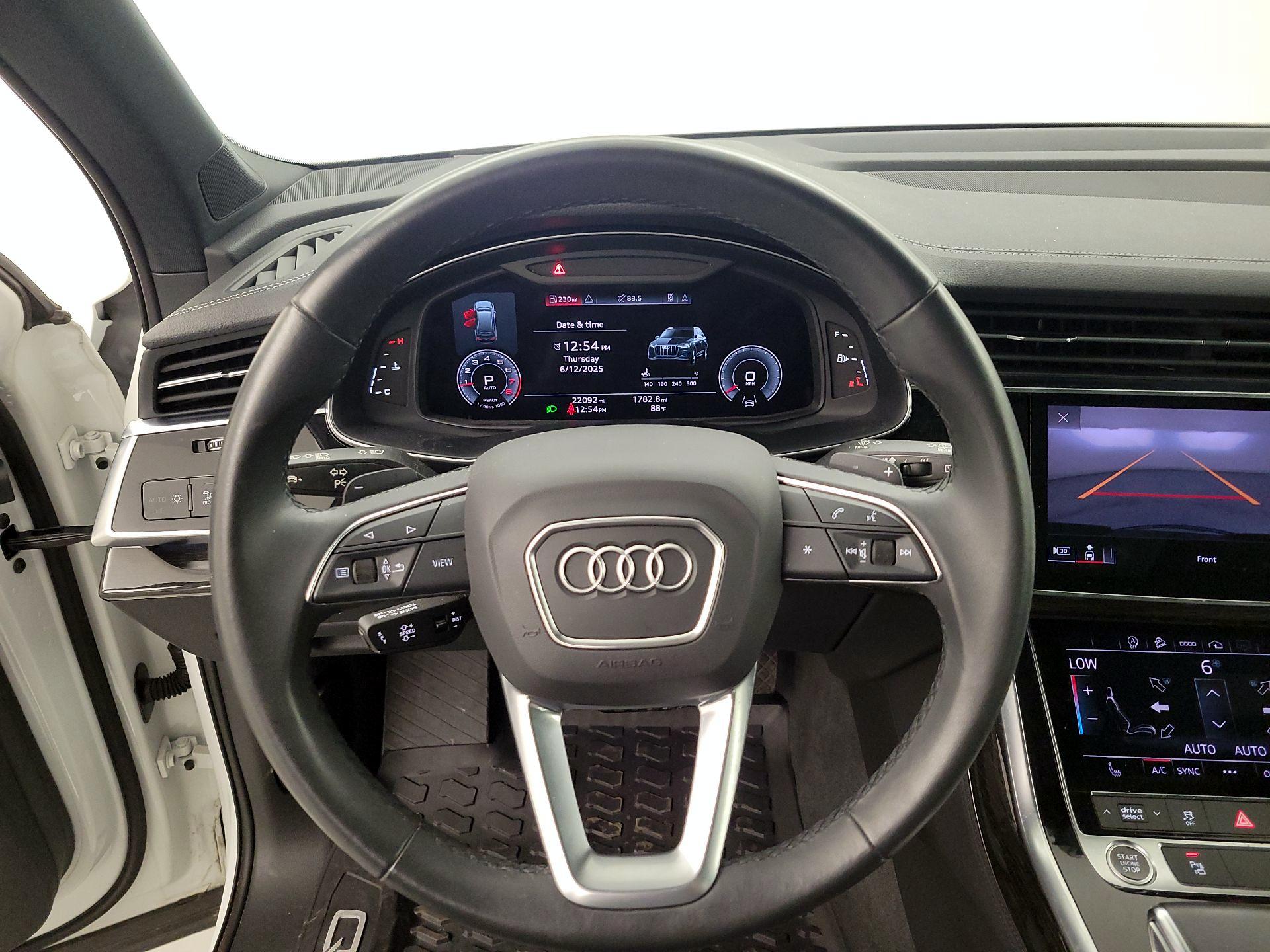 Thumbnail: 2023 Audi Q7 - 10