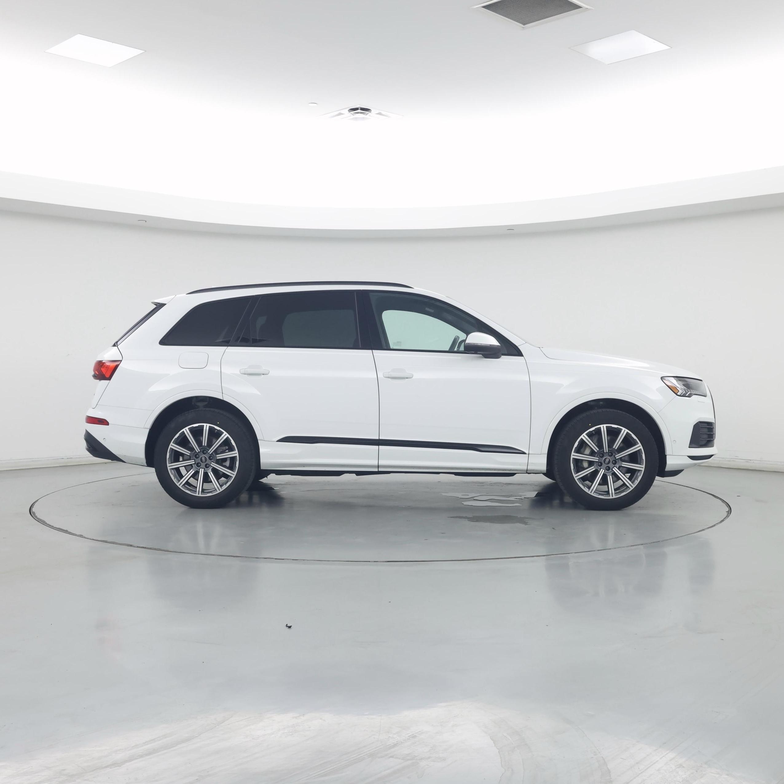 Thumbnail: 2023 Audi Q7 - 7
