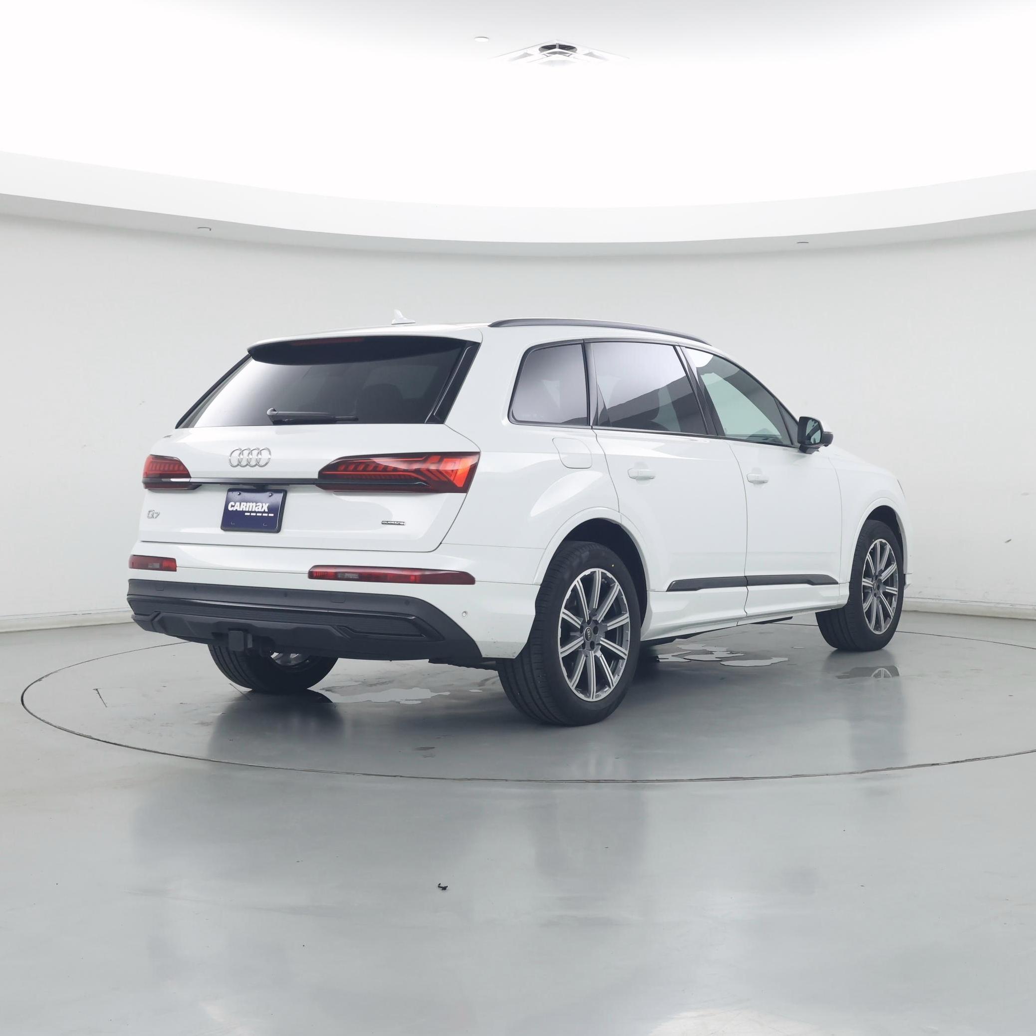 Thumbnail: 2023 Audi Q7 - 8