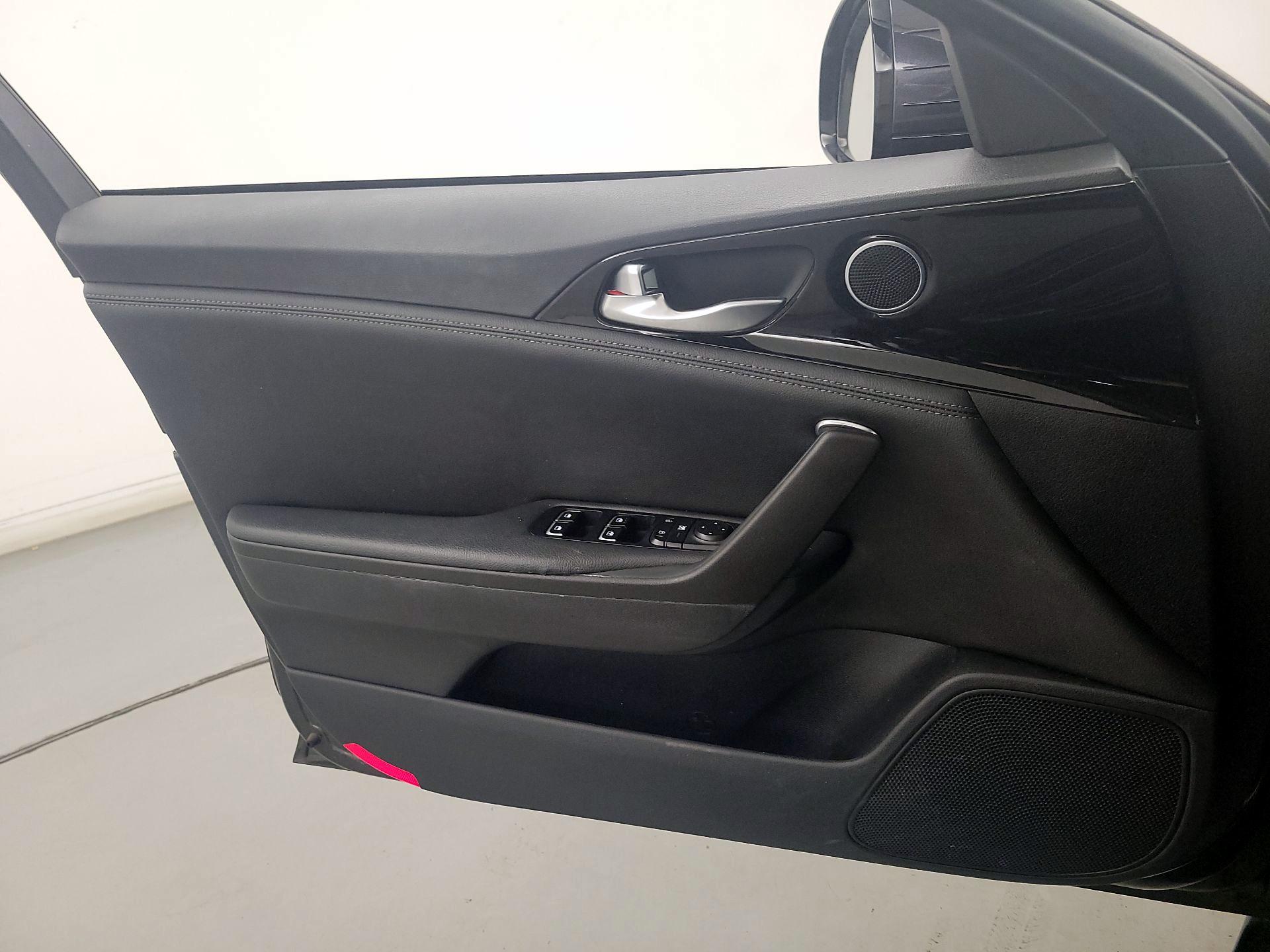 Thumbnail: 2019 Kia Stinger - 12