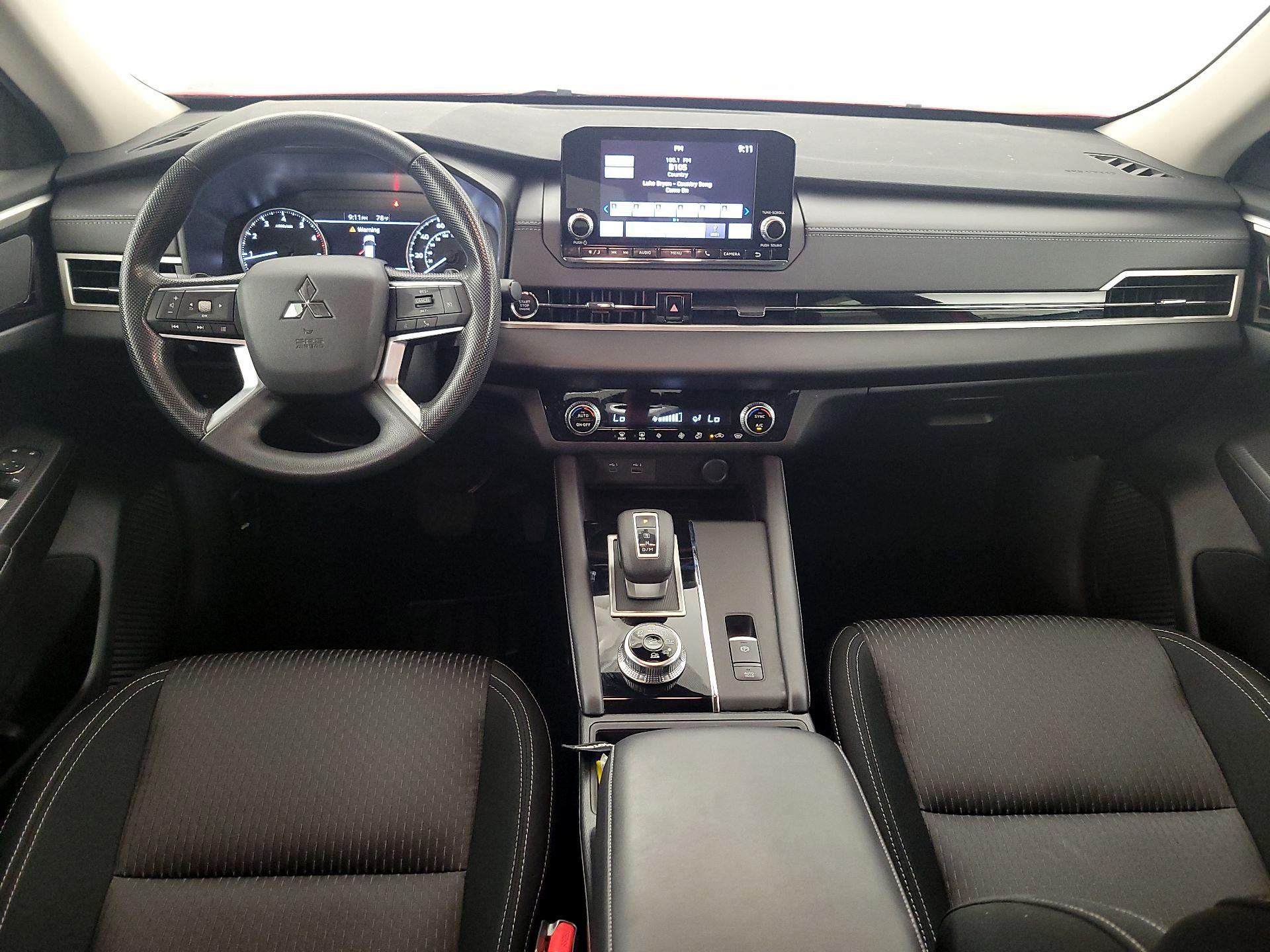 Thumbnail: 2024 Mitsubishi Outlander - 9
