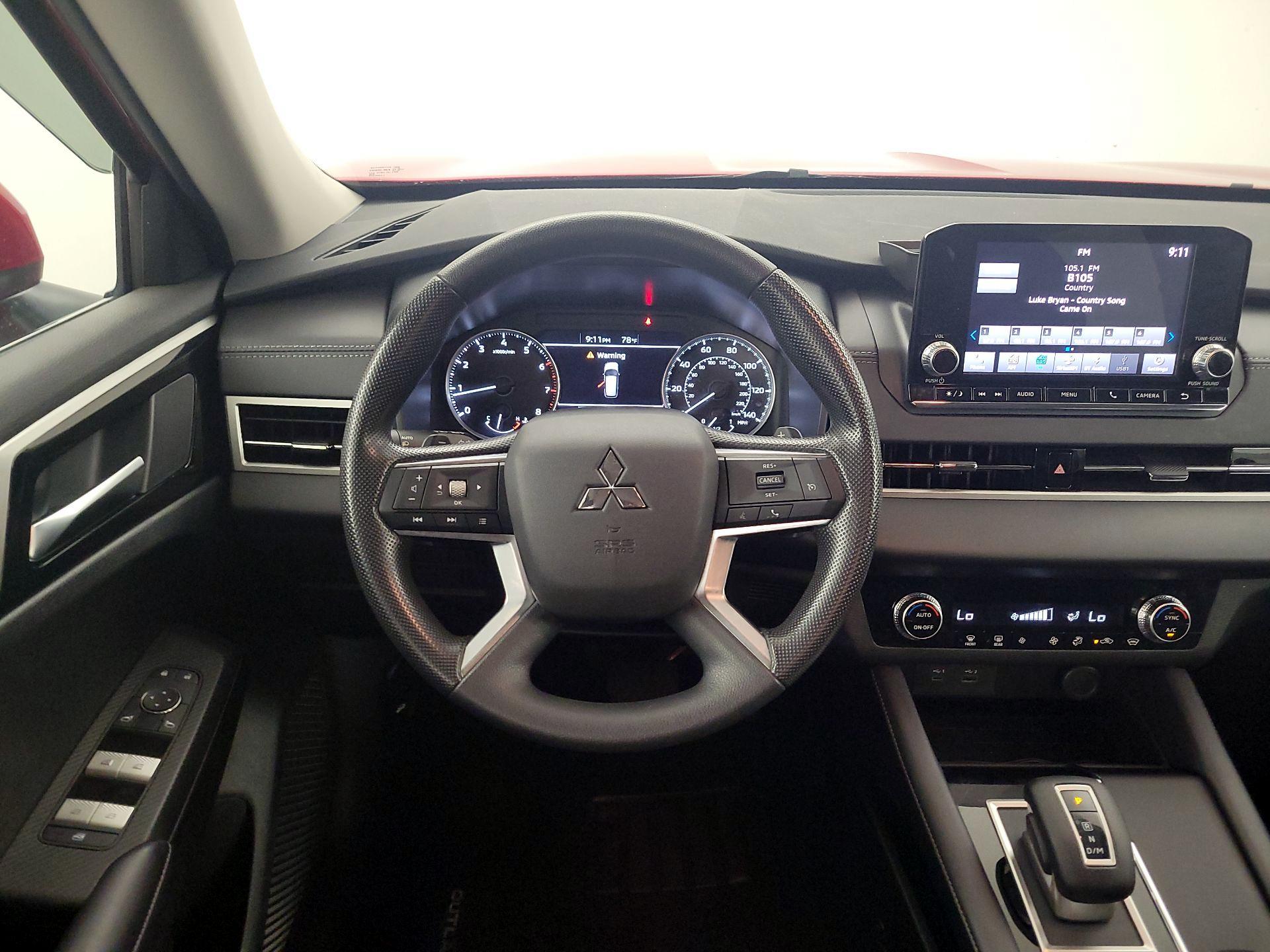 Thumbnail: 2024 Mitsubishi Outlander - 10
