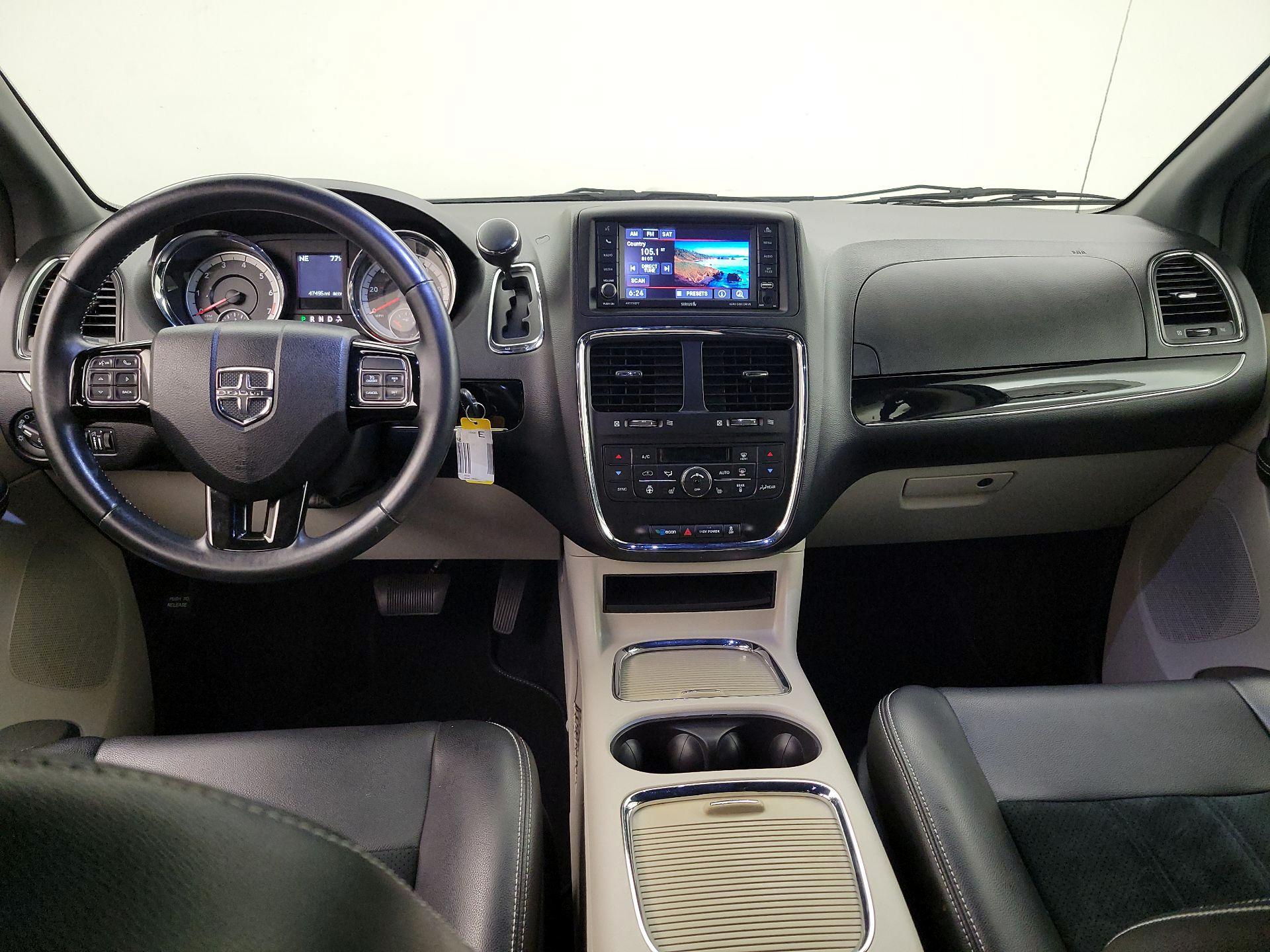 Thumbnail: 2017 Dodge Grand Caravan - 9