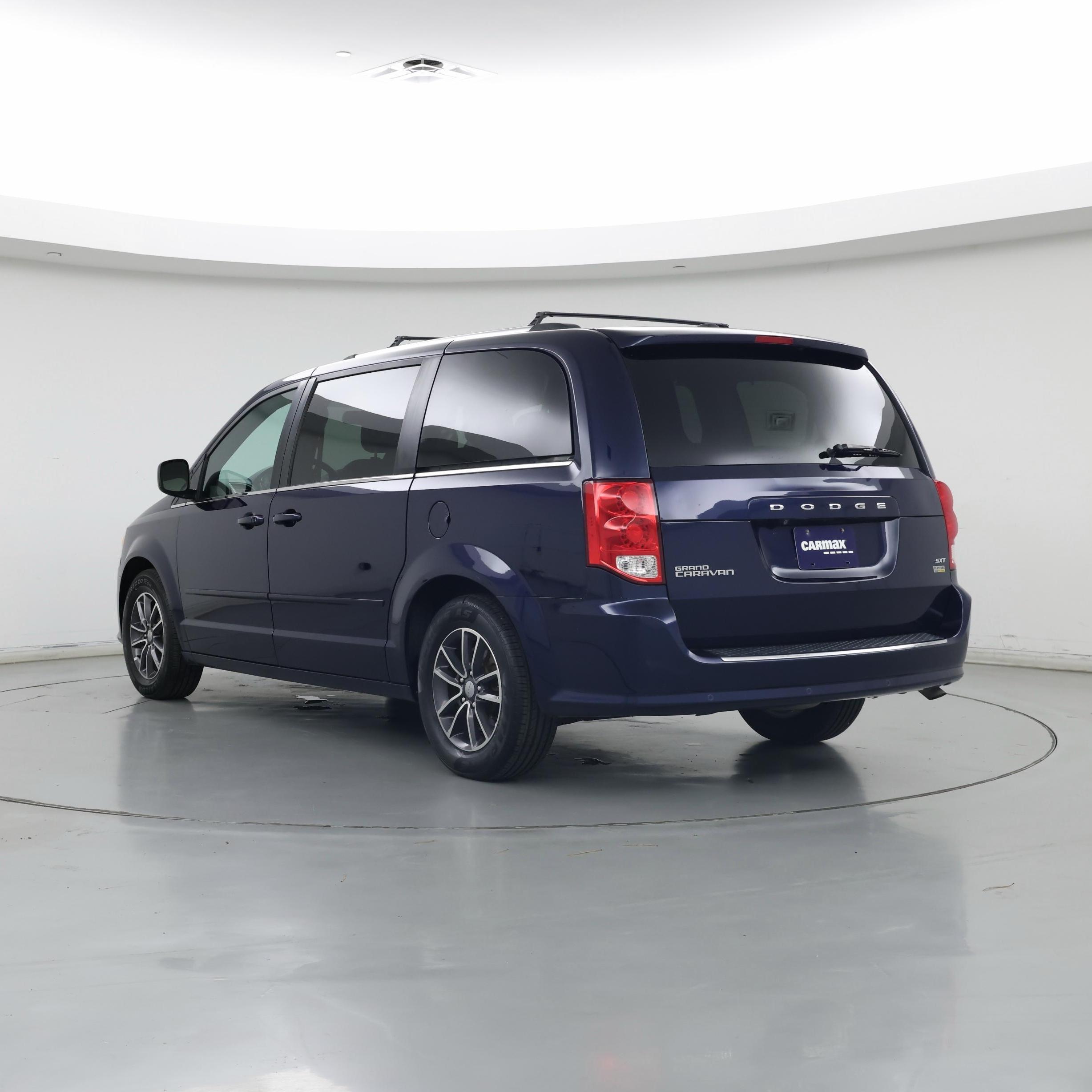 Thumbnail: 2017 Dodge Grand Caravan - 2