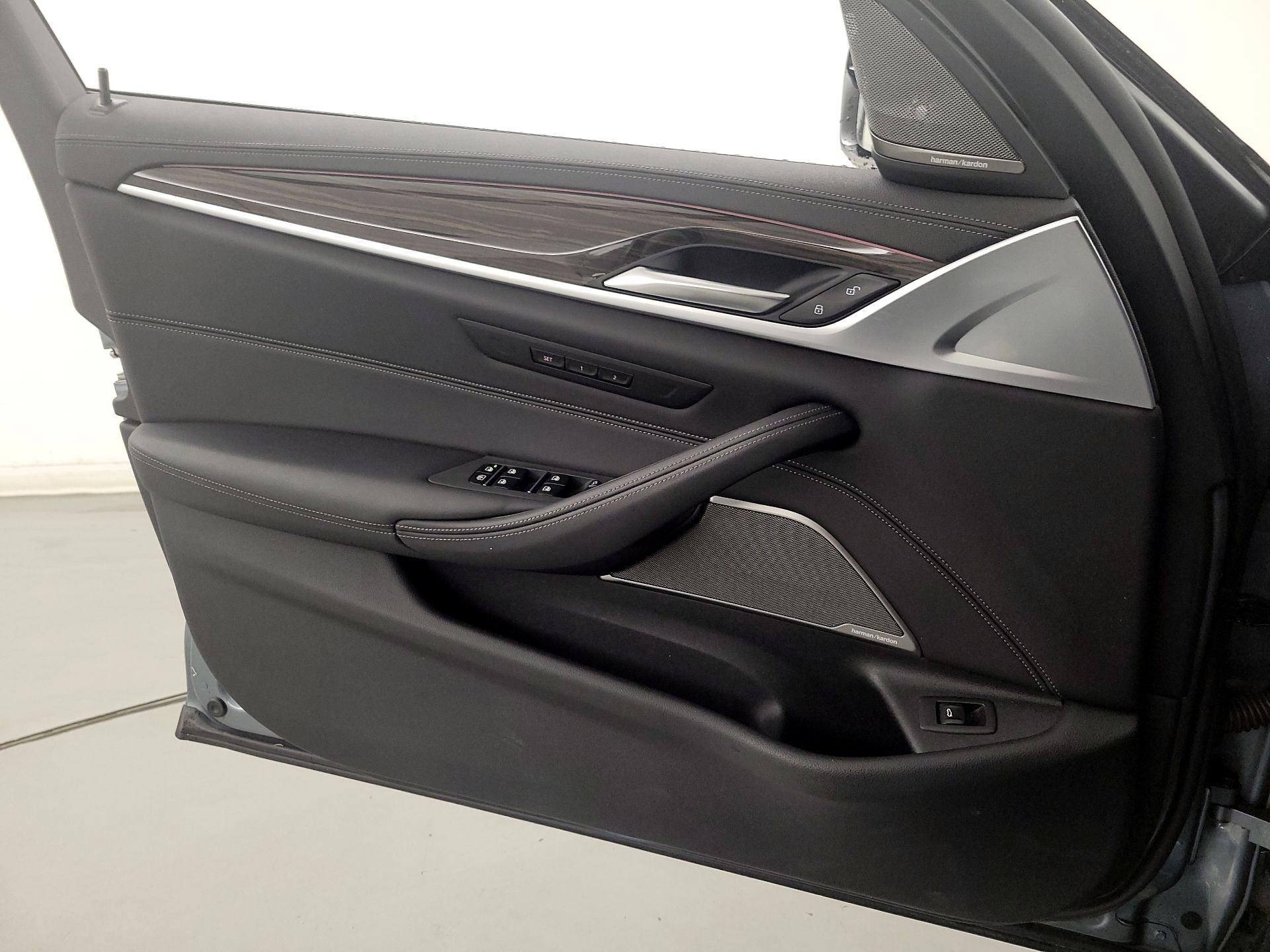 Thumbnail: 2021 BMW 5 Series - 12